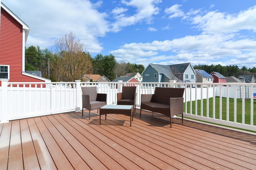 Rockland, Massachusetts, 02370, United States, 4 Bedrooms Bedrooms, ,3 BathroomsBathrooms,Residential,For Sale,1942802