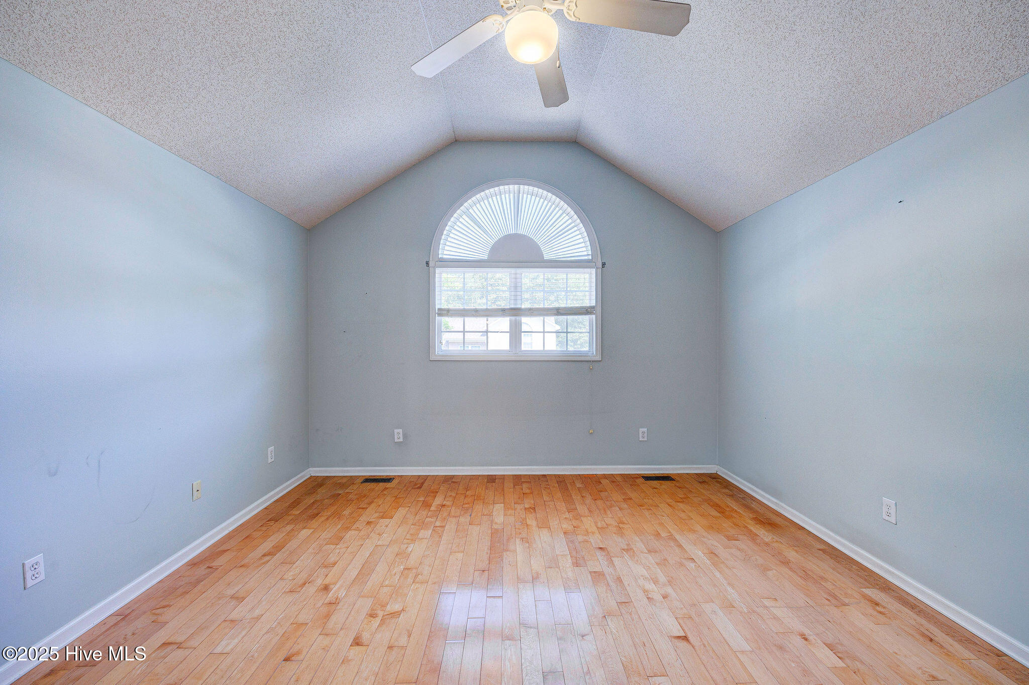 Carolina Beach, North Carolina, 28428, United States, 2 Bedrooms Bedrooms, ,2 BathroomsBathrooms,Residential,For Sale,1956851