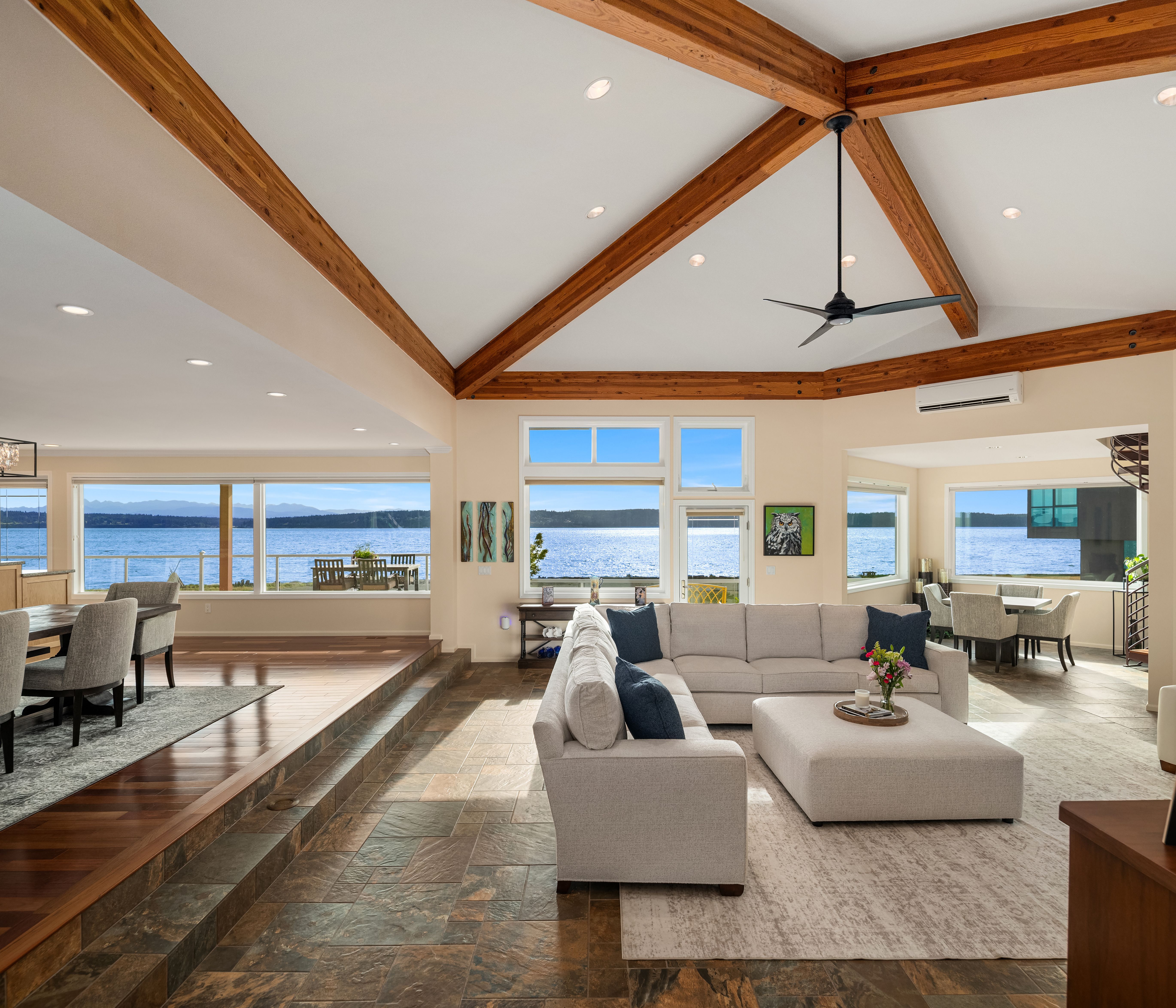  2106 Breezy Point Rd, Camano, WA 98282 - 物件實景
