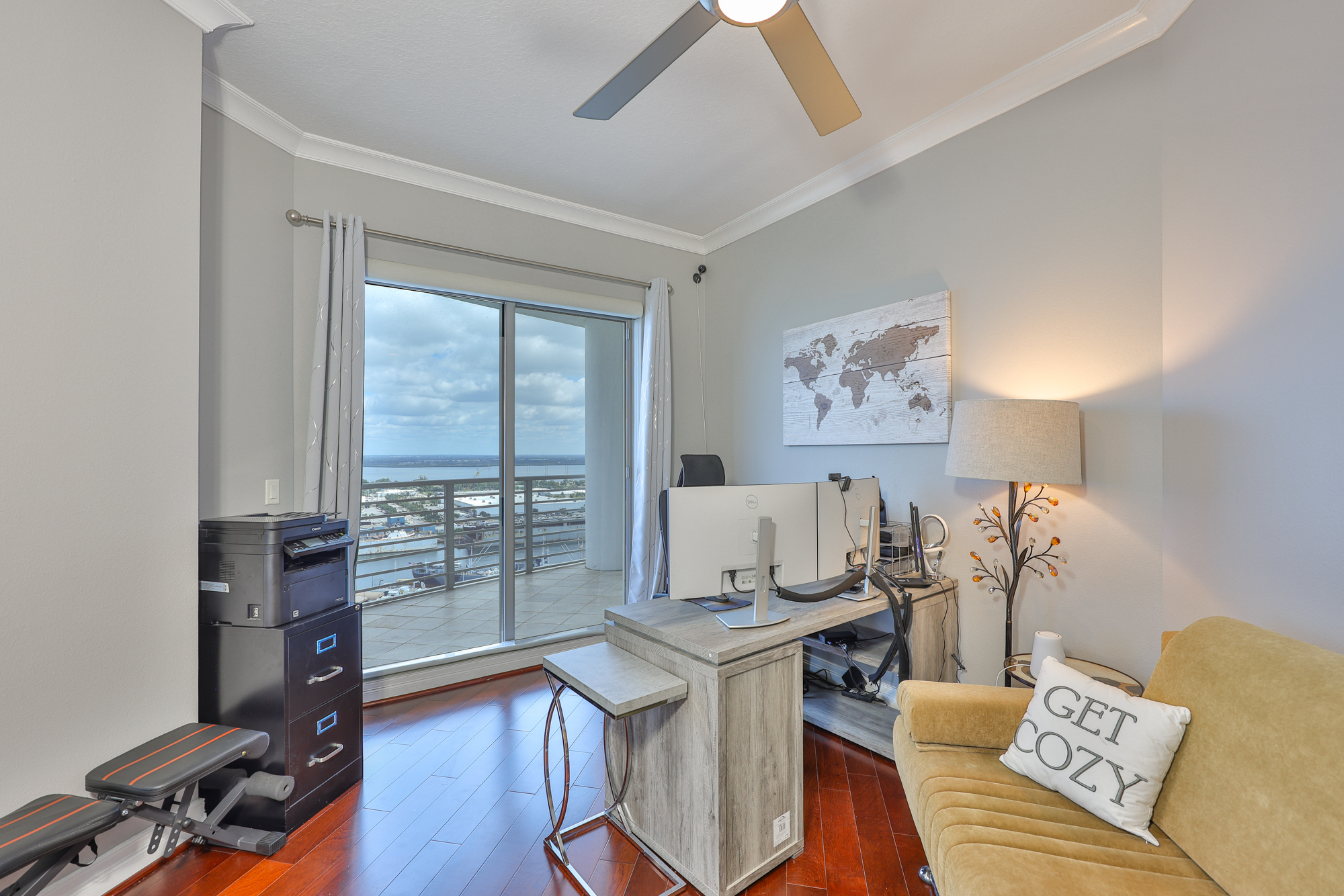 Tampa, Florida, 33602, United States, 3 Bedrooms Bedrooms, ,3 BathroomsBathrooms,Residential,For Sale,1982527