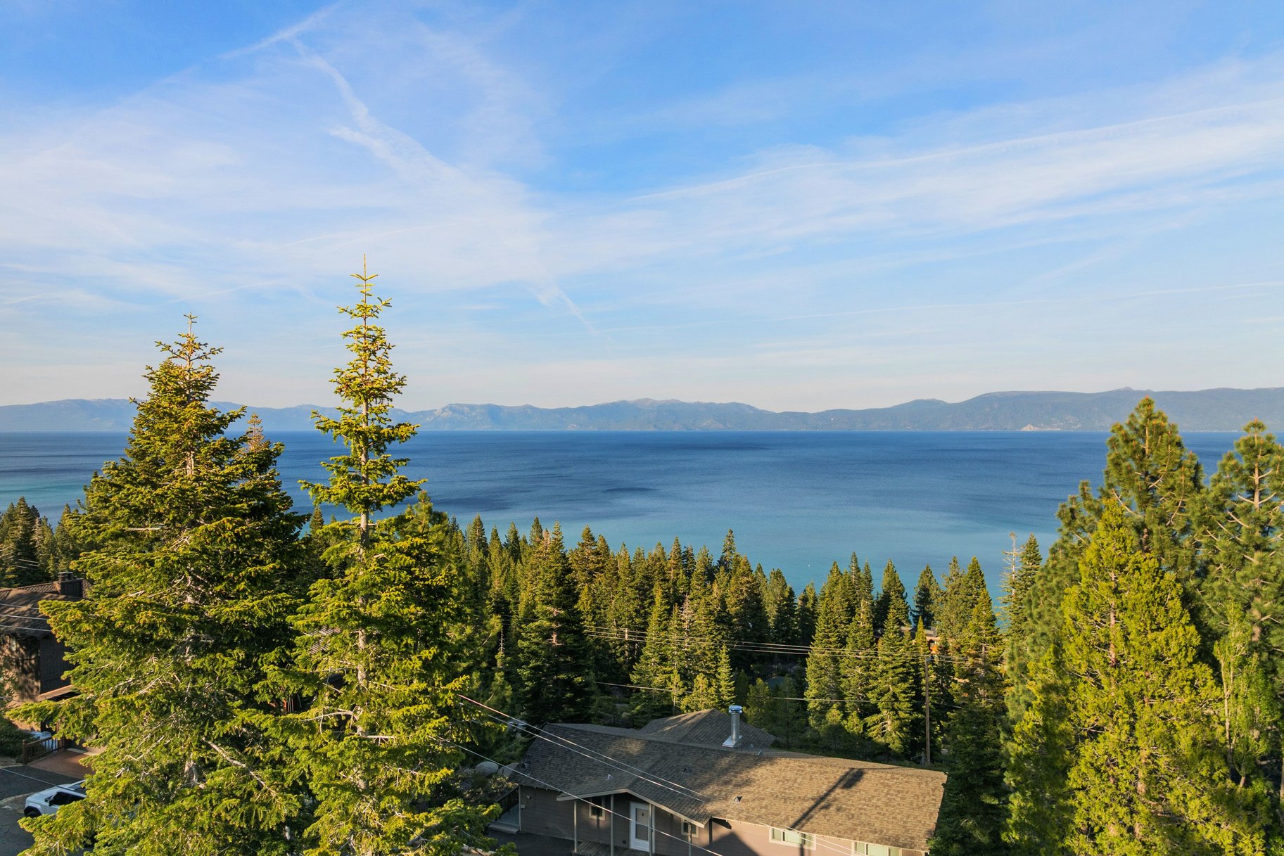  West Shore Mountain Retreat with Breathtaking Lake Views - 物件實景