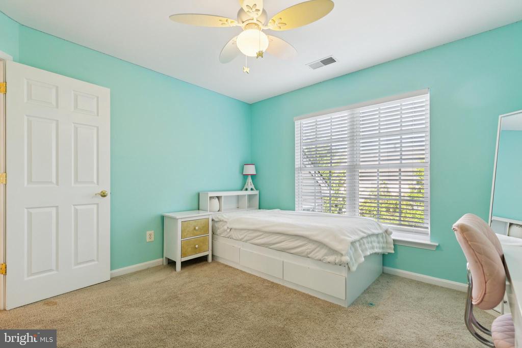 Aldie, Virginia, 20105, United States, 4 Bedrooms Bedrooms, ,4 BathroomsBathrooms,Residential,For Sale,1904270