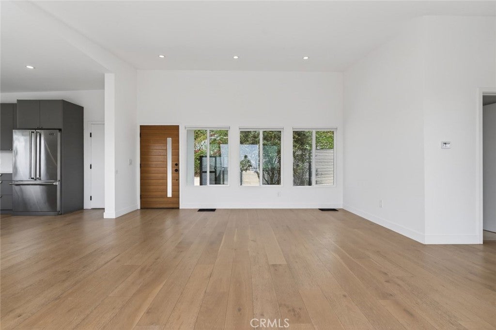 Los Angeles, California, 90026, United States, 3 Bedrooms Bedrooms, ,3 BathroomsBathrooms,Residential,For Sale,2040184