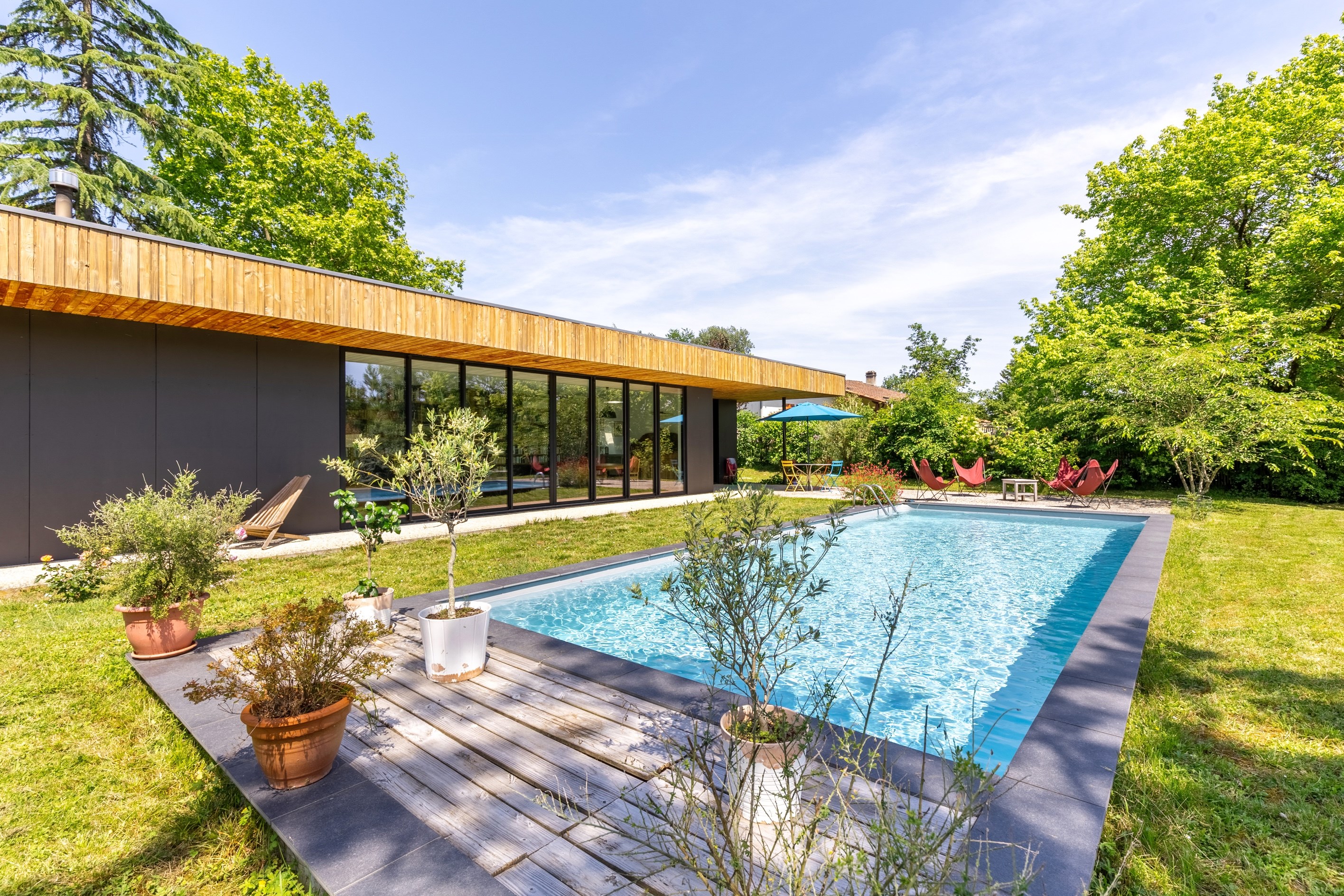  ON THE OUTSKIRTS OF BORDEAUX – AN ELEGANT BIOCLIMATIC ARCHITECT-DESIGNED HOUSE … - 物件實景