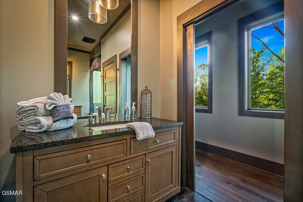 Gatlinburg, Tennessee, 37738, United States, 3 Bedrooms Bedrooms, ,5 BathroomsBathrooms,Residential,For Sale,2034960