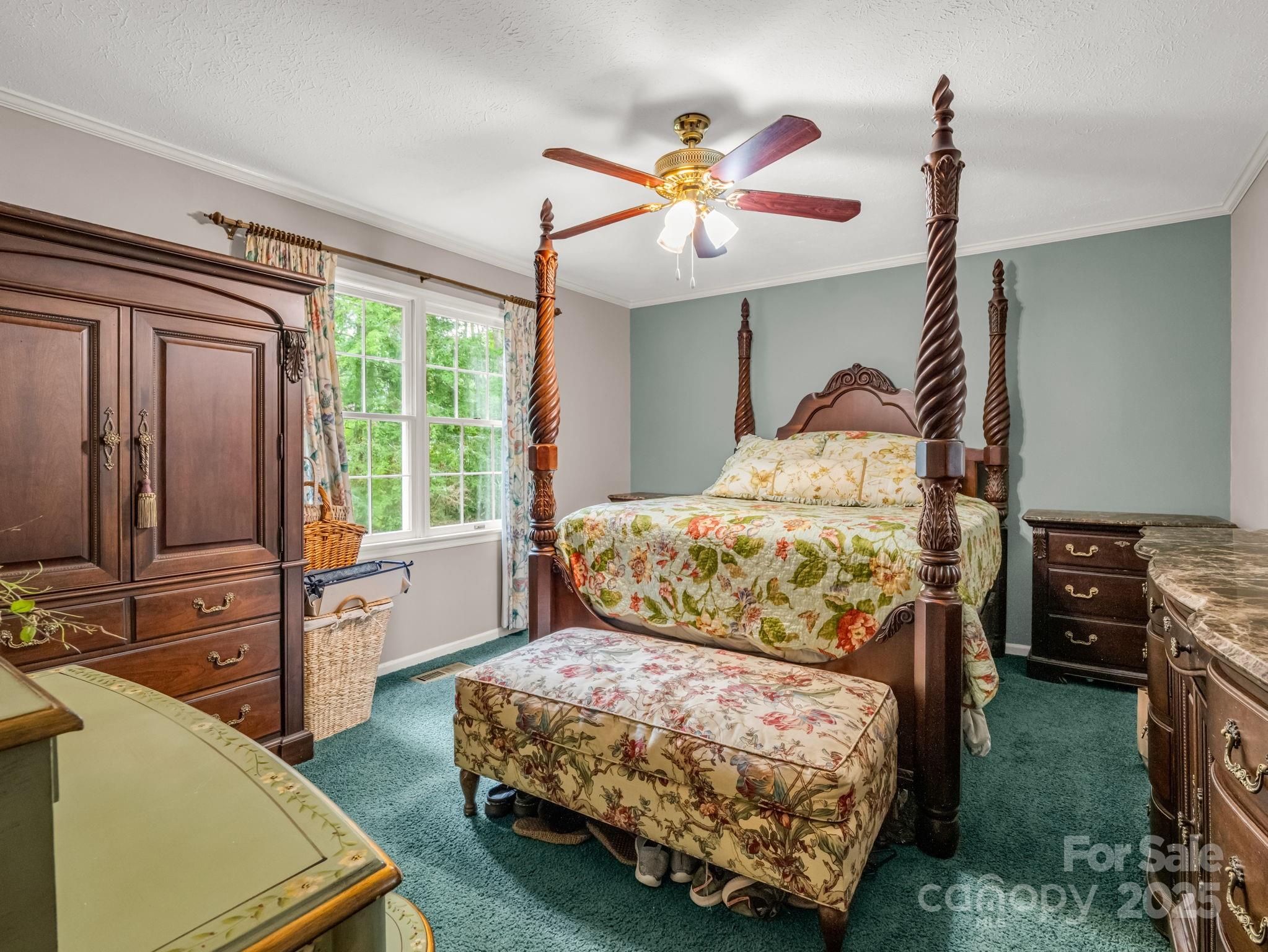 Hendersonville, North Carolina, 28791, United States, 4 Bedrooms Bedrooms, ,3 BathroomsBathrooms,Residential,For Sale,1973922