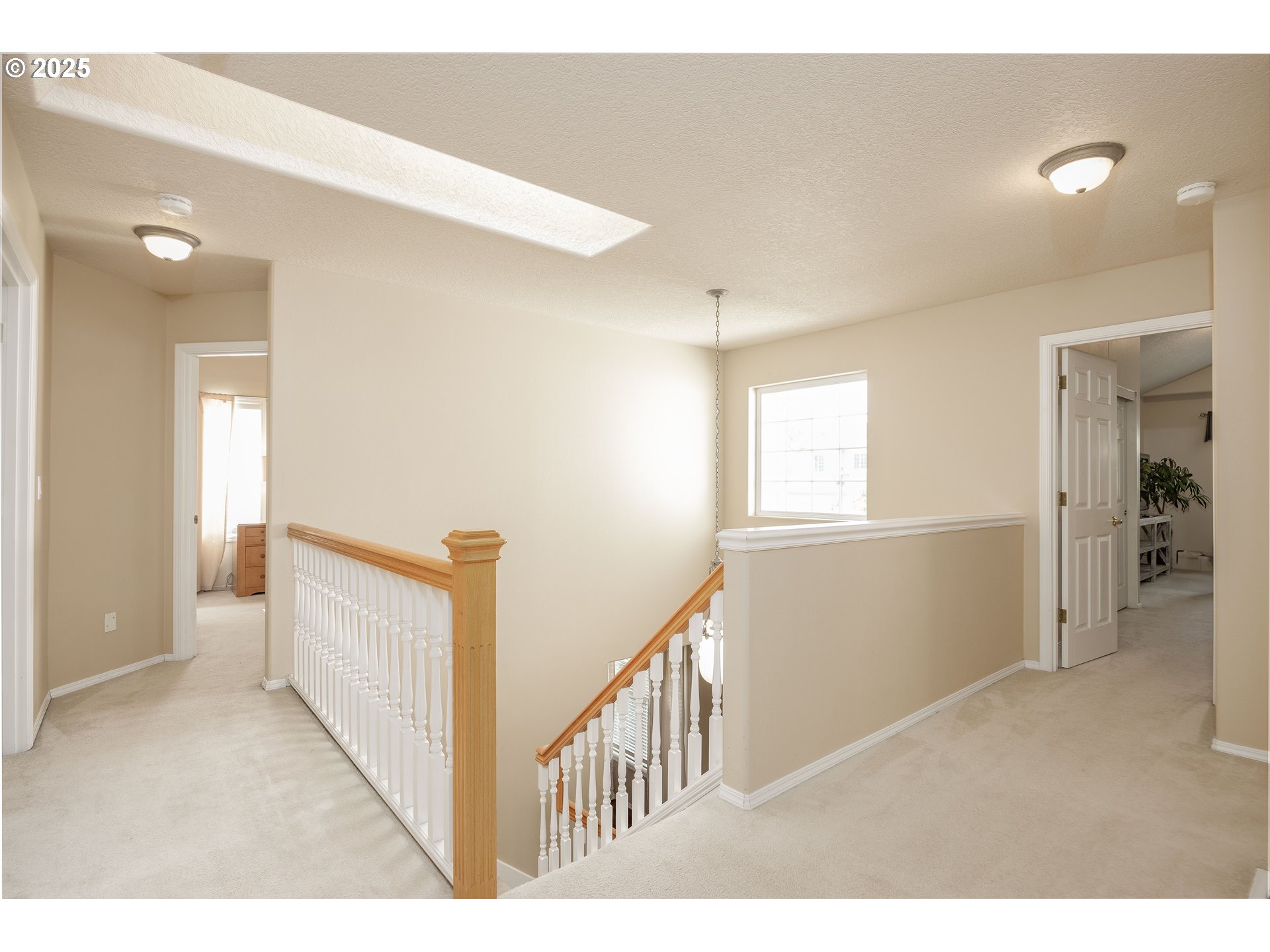 Portland, Oregon, 97229, United States, 4 Bedrooms Bedrooms, ,2 BathroomsBathrooms,Residential,For Sale,1877425