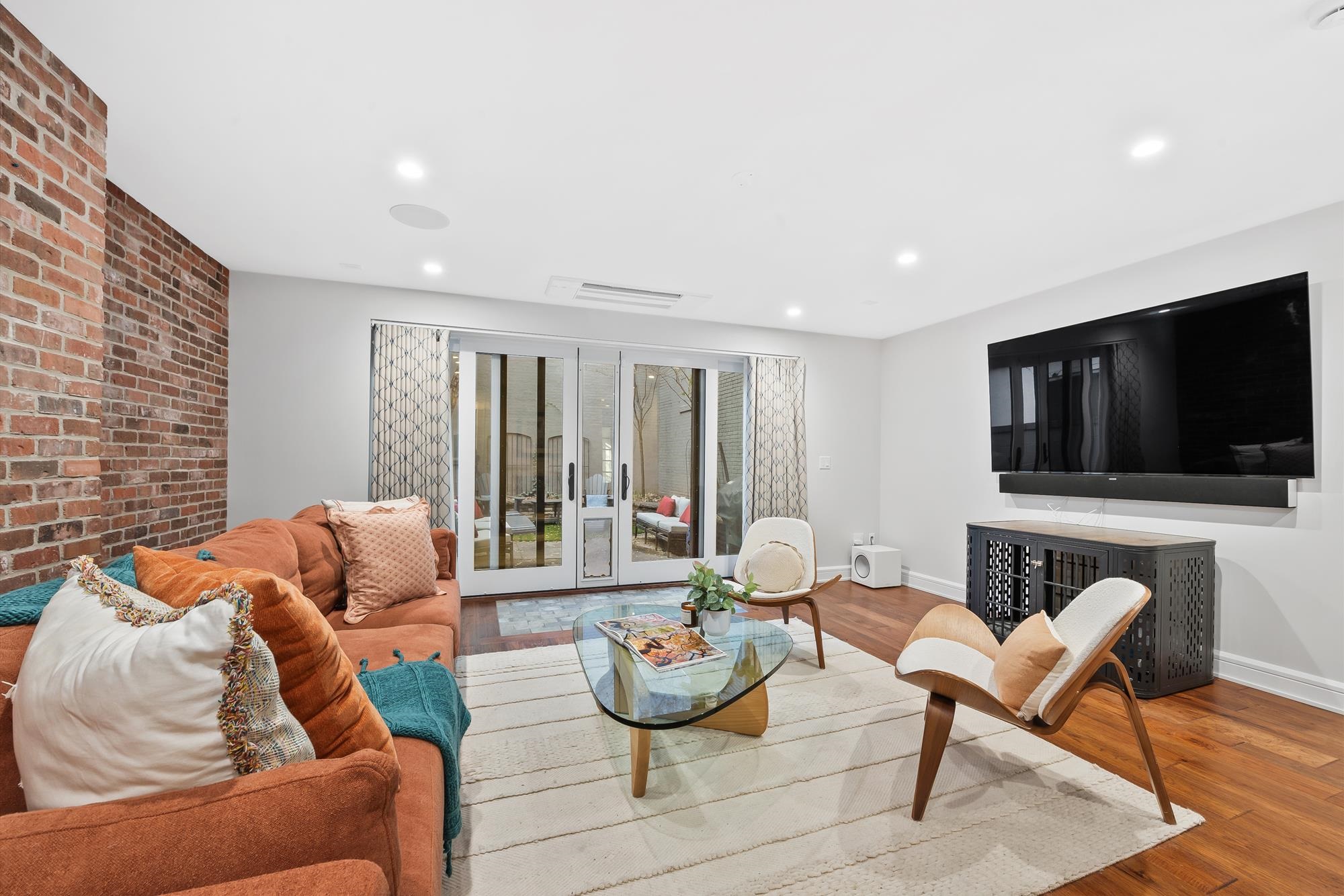 Hoboken, New Jersey, 07030, United States, 5 Bedrooms Bedrooms, ,3 BathroomsBathrooms,Residential,For Sale,2003289