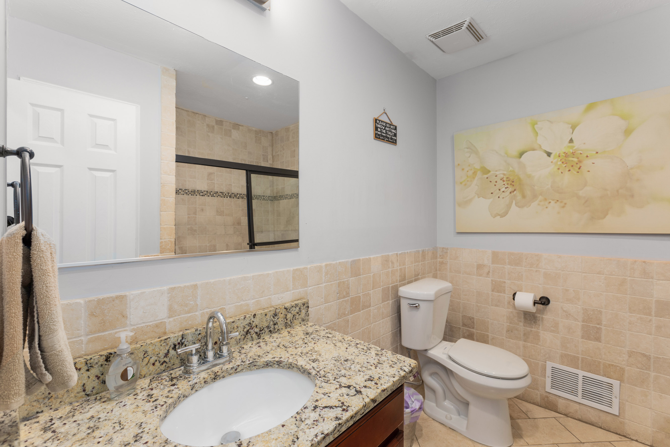  Beautifully Updated Four Bedroom Home on a Peaceful Cul-de-sac - 物件實景