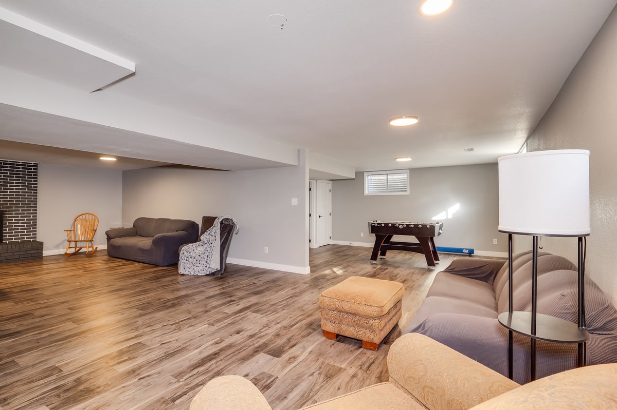 Cheyenne, Wyoming, 82009, United States, 6 Bedrooms Bedrooms, ,2 BathroomsBathrooms,Residential,For Sale,1979014