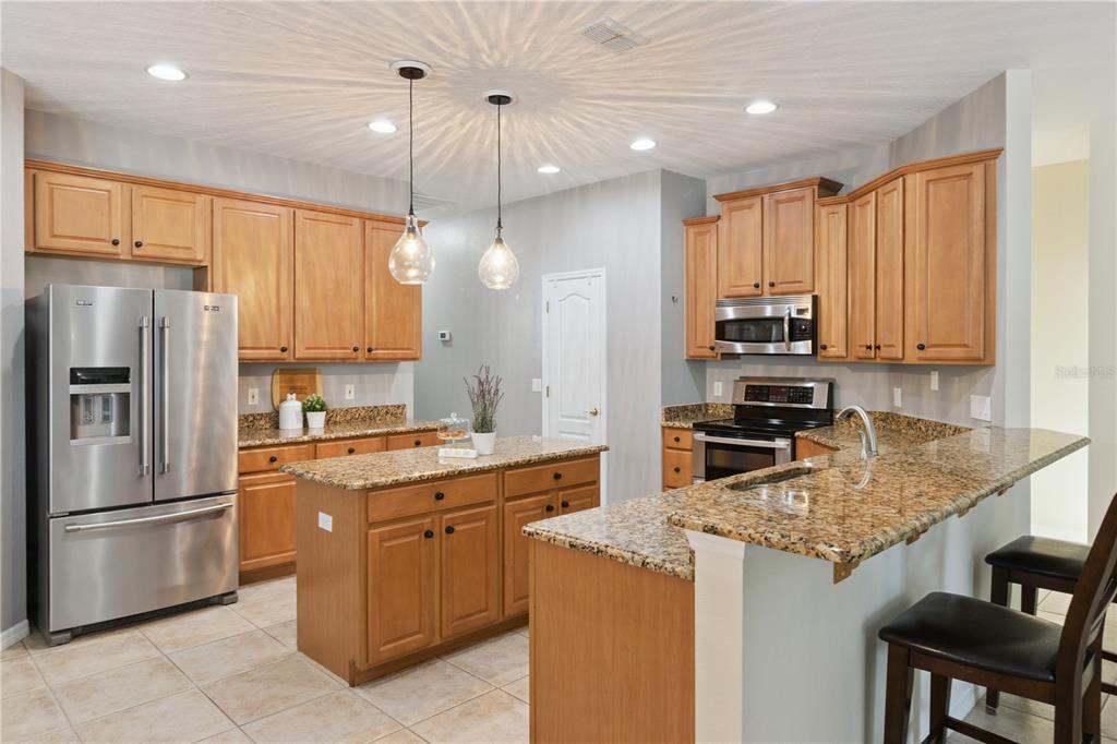 Apopka, Florida, 32712, United States, 5 Bedrooms Bedrooms, ,3 BathroomsBathrooms,Residential,For Sale,2003317