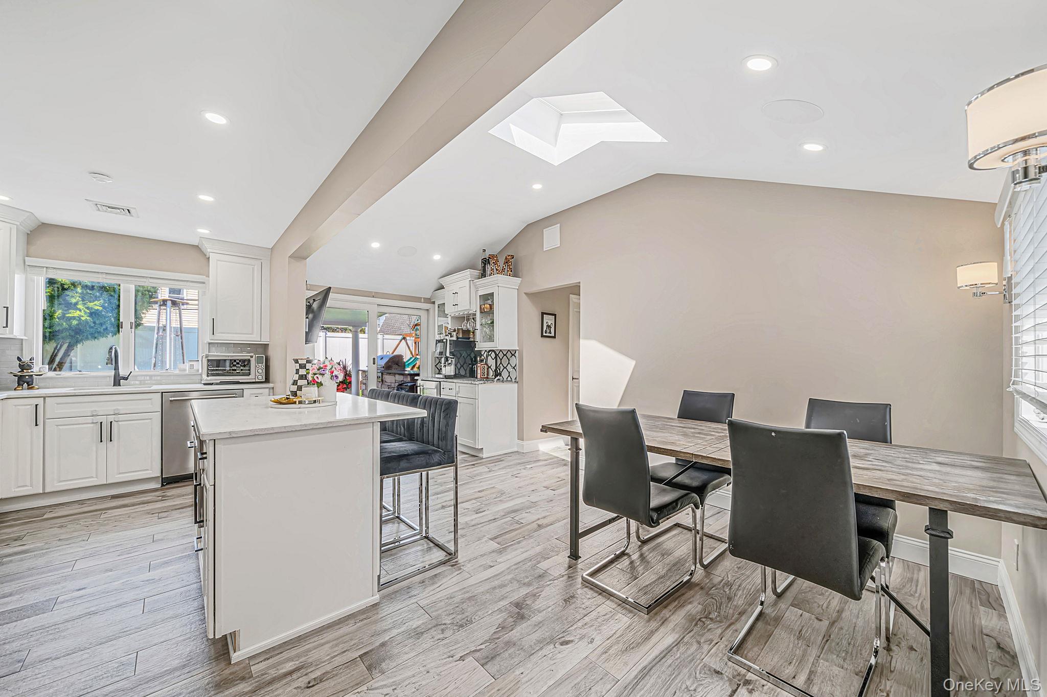  2115 Randall Avenue, East Meadow, NY, 11554 - 物件實景