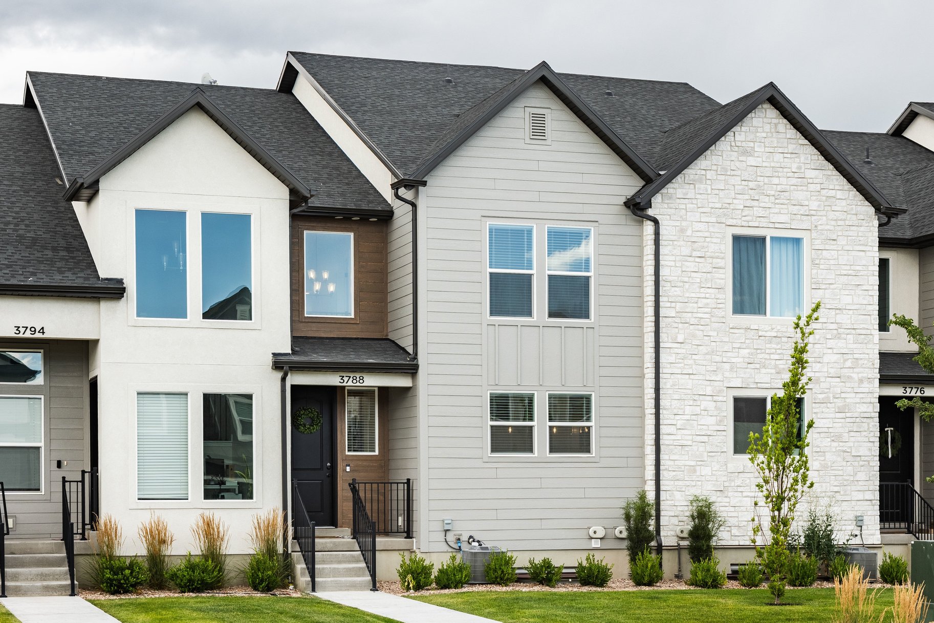  Beautifully Upgraded Townhome - 物件實景
