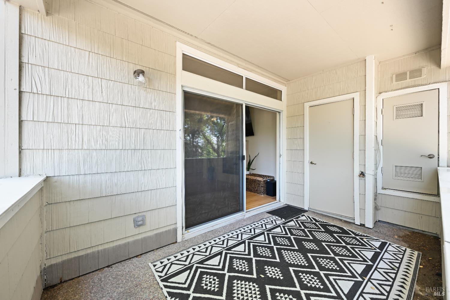 Santa Rosa, California, 95403, United States, 2 Bedrooms Bedrooms, ,3 BathroomsBathrooms,Residential,For Sale,1903513
