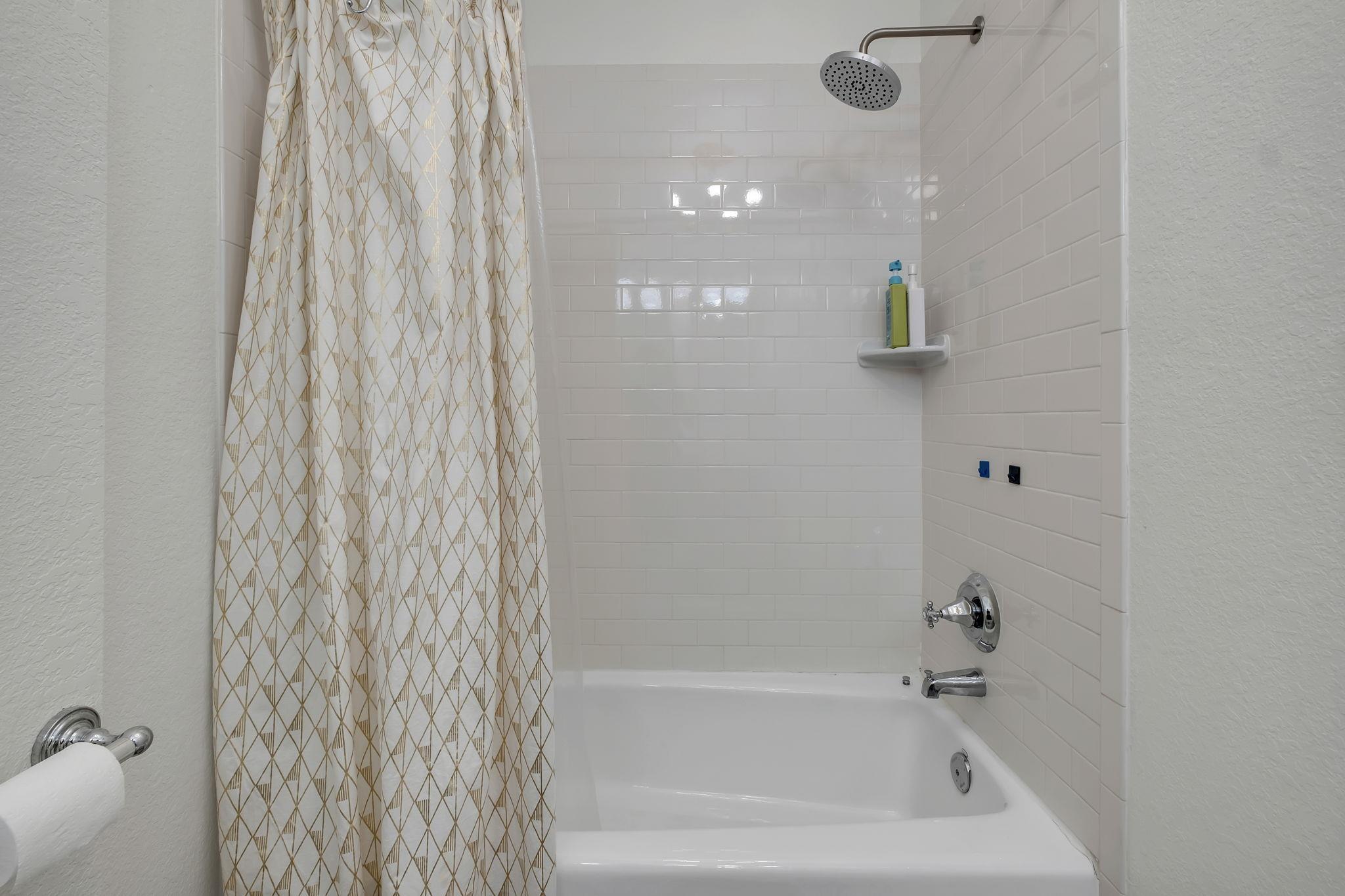 Tallahassee, Florida, 32308, United States, 4 Bedrooms Bedrooms, ,3 BathroomsBathrooms,Residential,For Sale,1965482