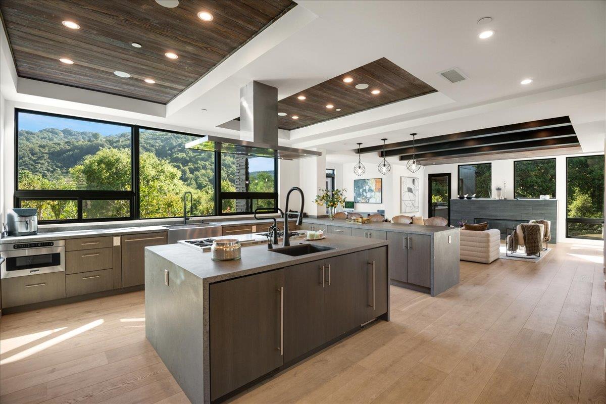 Saratoga, California, 95070, United States, 6 Bedrooms Bedrooms, ,11 BathroomsBathrooms,Residential,For Sale,1971416