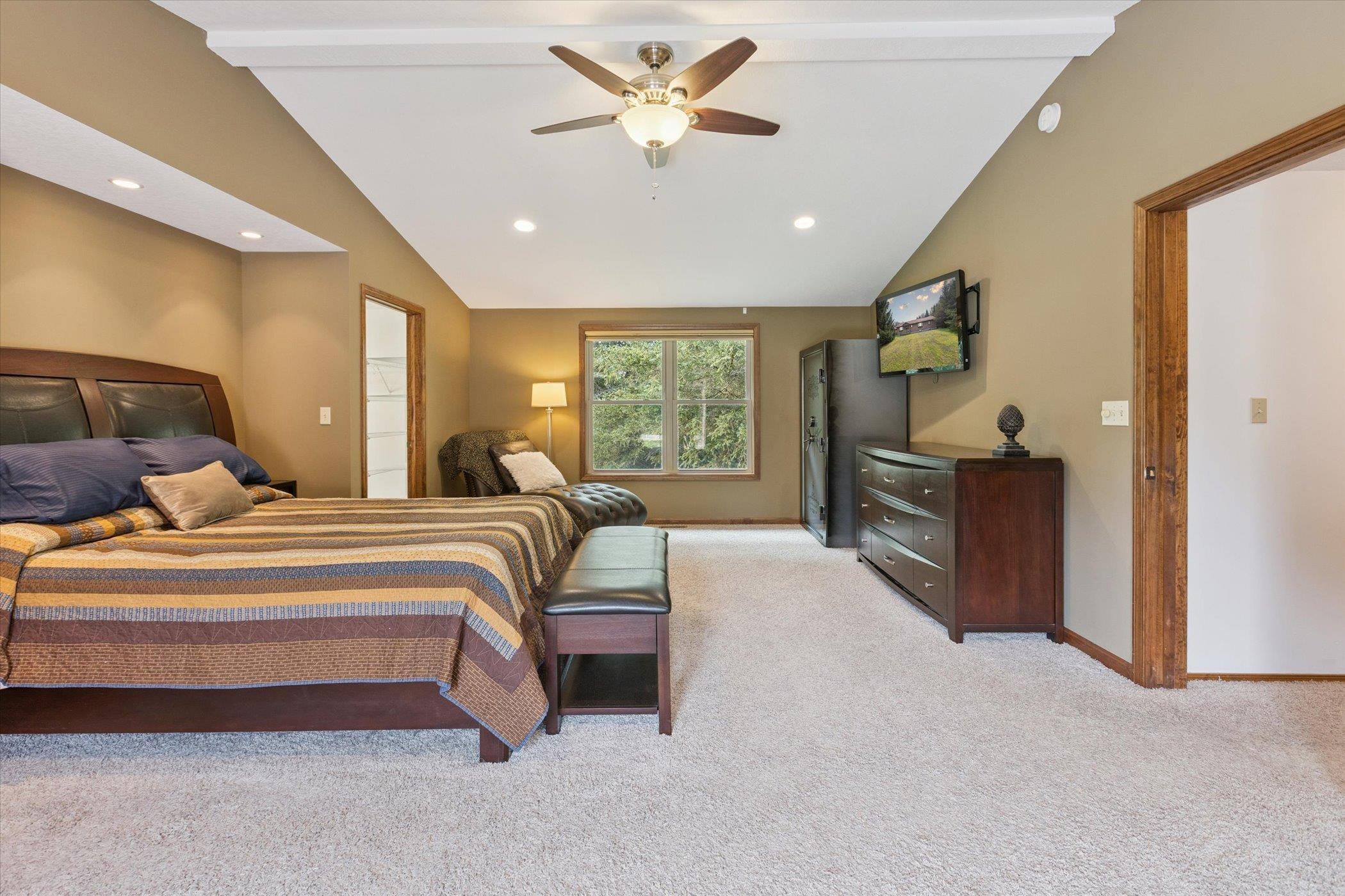 Midland, Michigan, 48640, United States, 3 Bedrooms Bedrooms, ,3 BathroomsBathrooms,Residential,For Sale,1975279