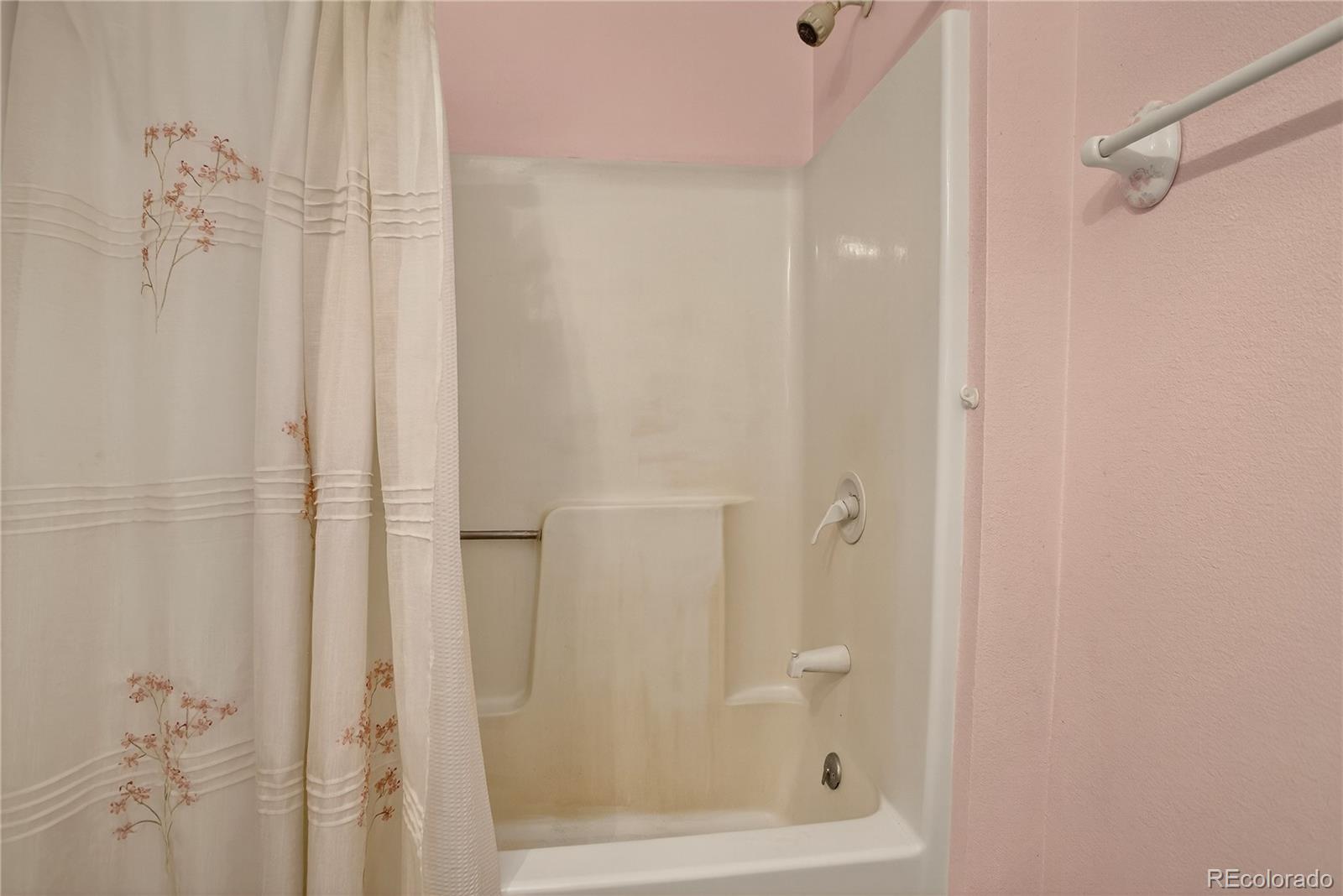 Evergreen, Colorado, 80439, United States, 2 Bedrooms Bedrooms, ,4 BathroomsBathrooms,Residential,For Sale,1951155