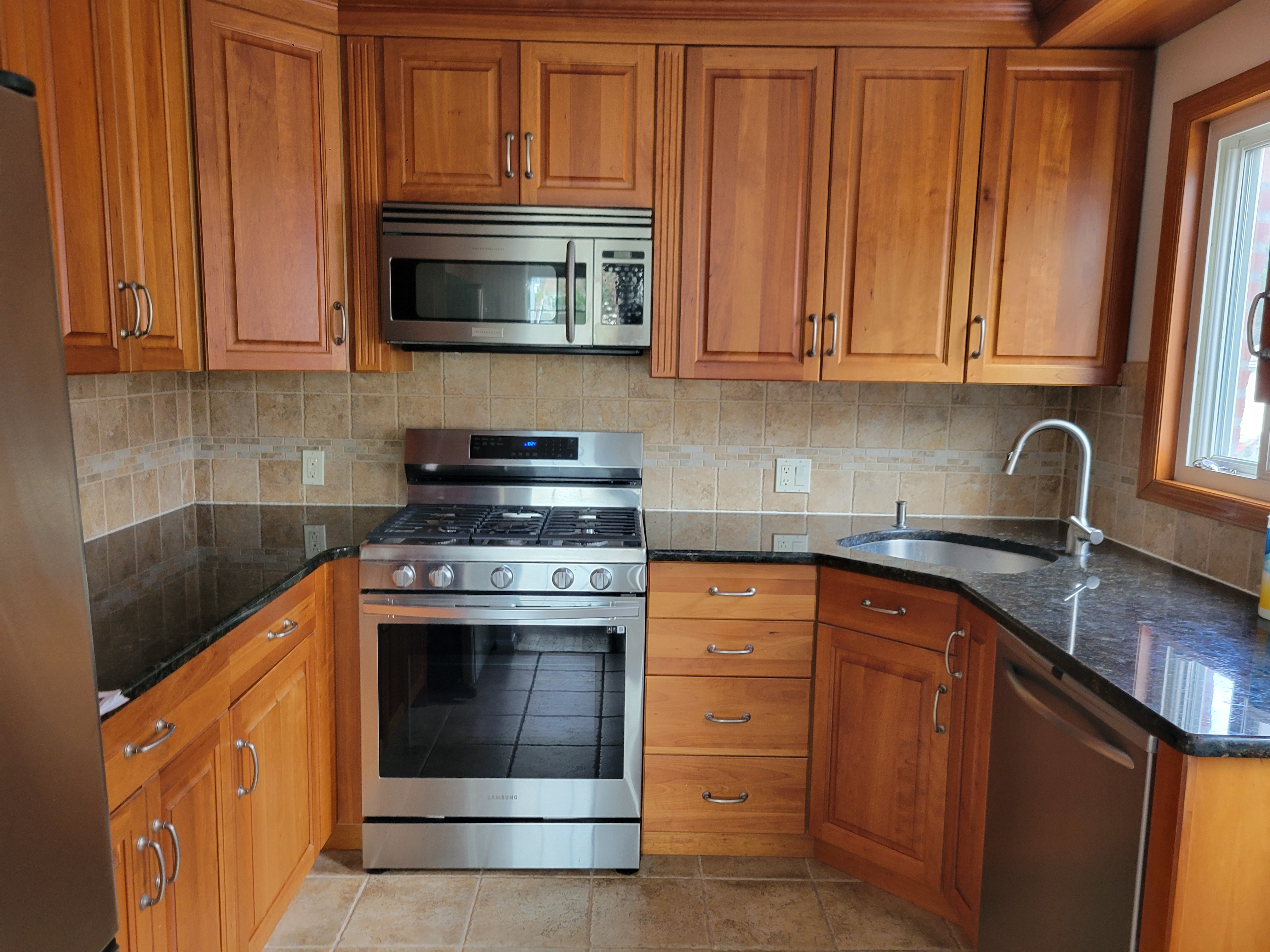 New Hyde Park, New York, 11040, United States, 4 Bedrooms Bedrooms, ,3 BathroomsBathrooms,Residential,For Sale,1928369