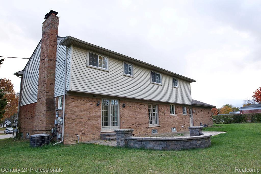 RochesterHills, Michigan, 48309, United States, 4 Bedrooms Bedrooms, ,3 BathroomsBathrooms,Residential,For Sale,1976232