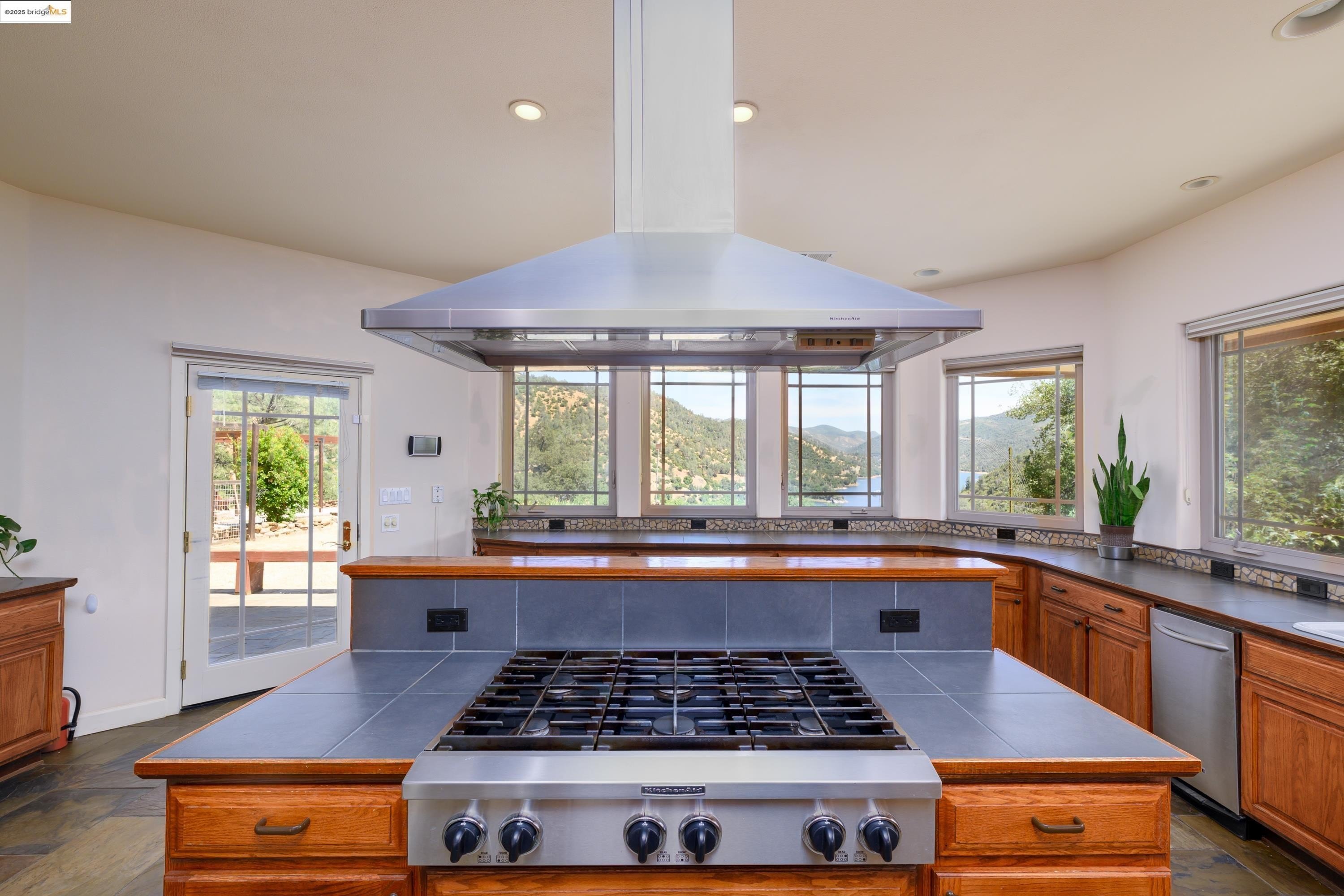 Jamestown, California, 95327, United States, 3 Bedrooms Bedrooms, ,2 BathroomsBathrooms,Residential,For Sale,1826217