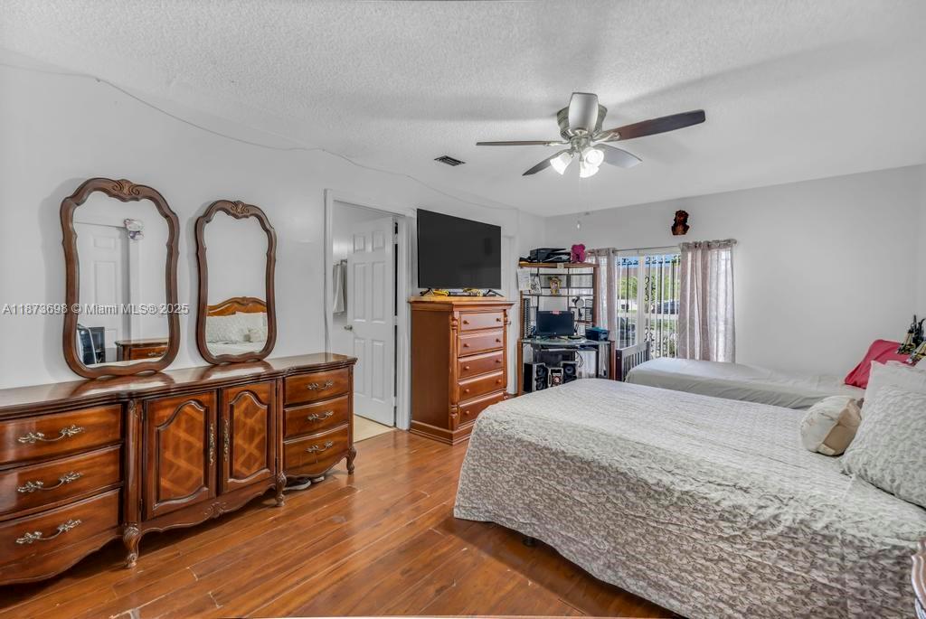 Homestead, Florida, 33032, United States, 5 Bedrooms Bedrooms, ,3 BathroomsBathrooms,Residential,For Sale,1941894