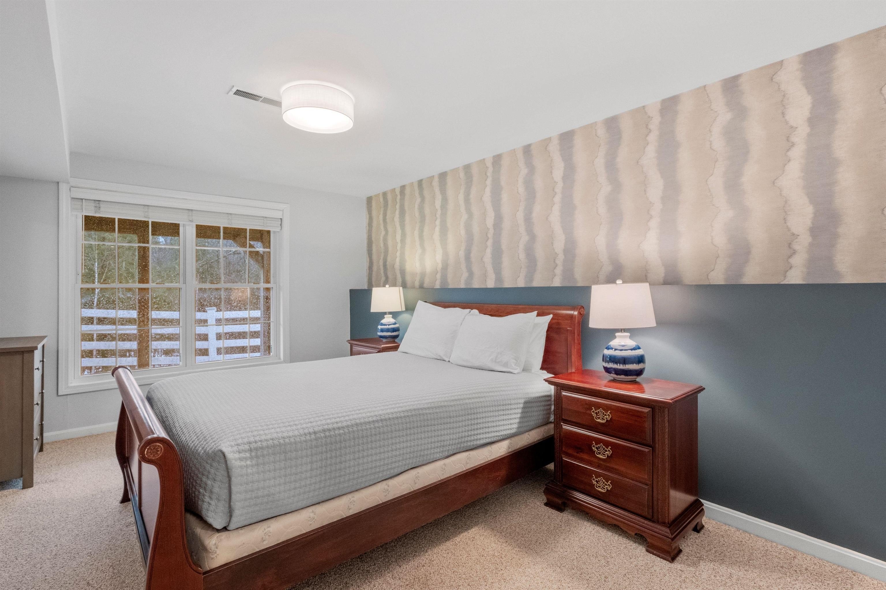 Lincoln, New Hampshire, 03251, United States, 4 Bedrooms Bedrooms, ,4 BathroomsBathrooms,Residential,For Sale,1915256