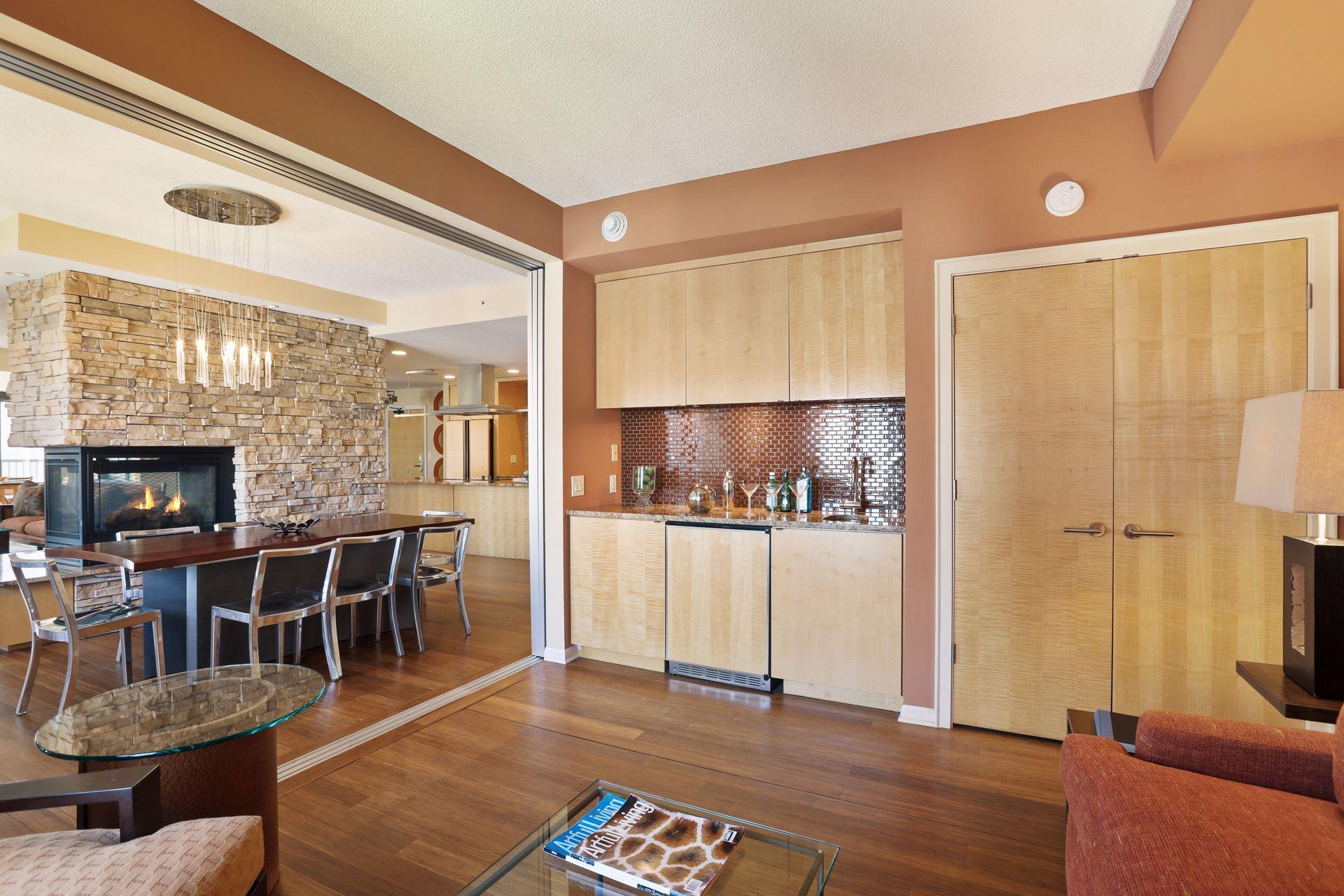 Minneapolis, Minnesota, 55403, United States, 2 Bedrooms Bedrooms, ,1 BathroomBathrooms,Residential,For Sale,1794027