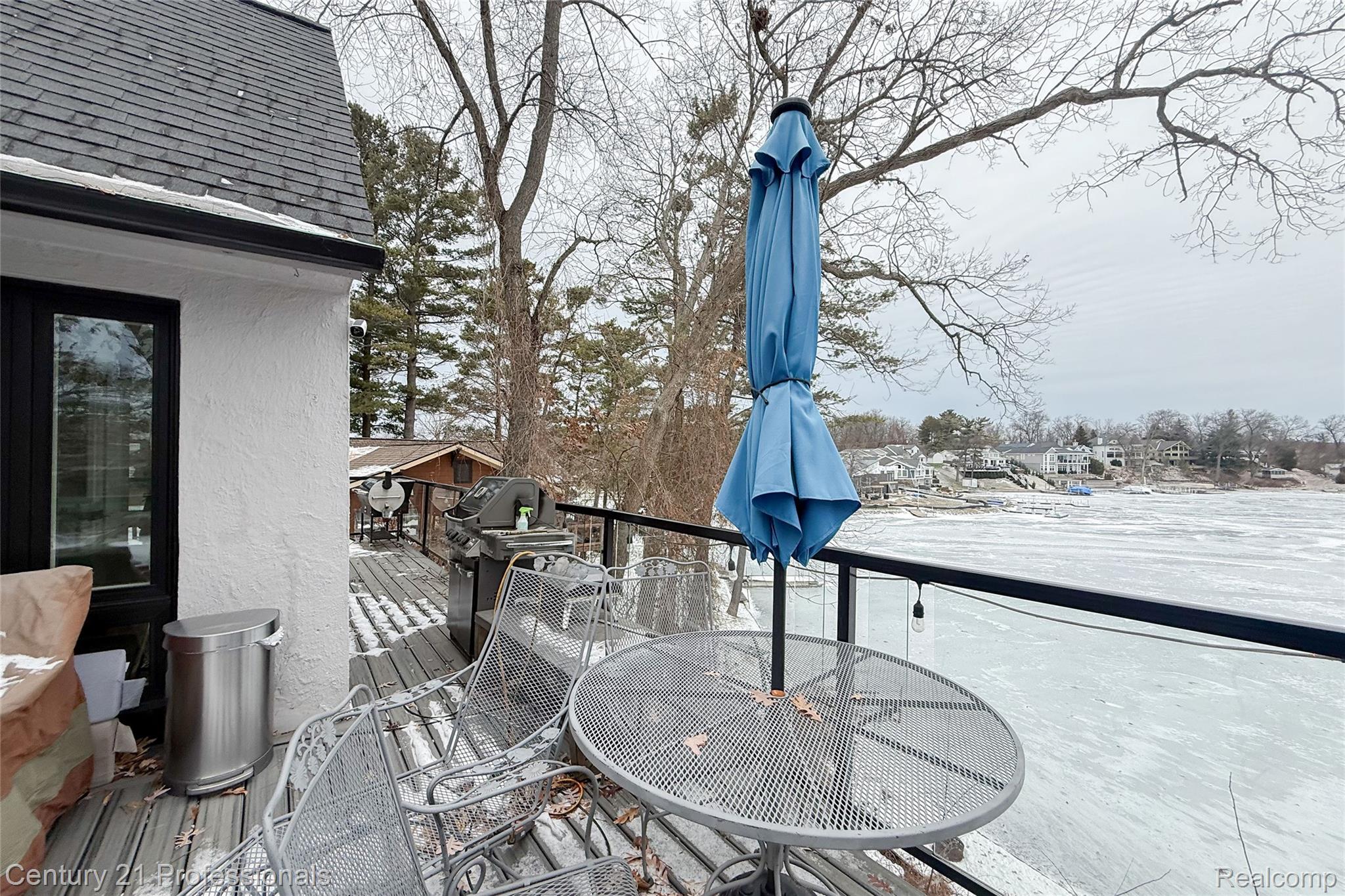 LakeOrion, Michigan, 48362, United States, 2 Bedrooms Bedrooms, ,2 BathroomsBathrooms,Residential,For Sale,2005398