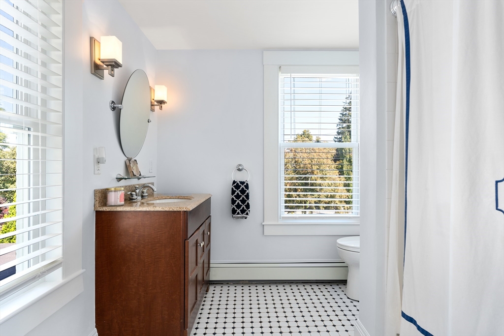 Newton, Massachusetts, 02458, United States, 5 Bedrooms Bedrooms, ,4 BathroomsBathrooms,Residential,For Sale,1941717