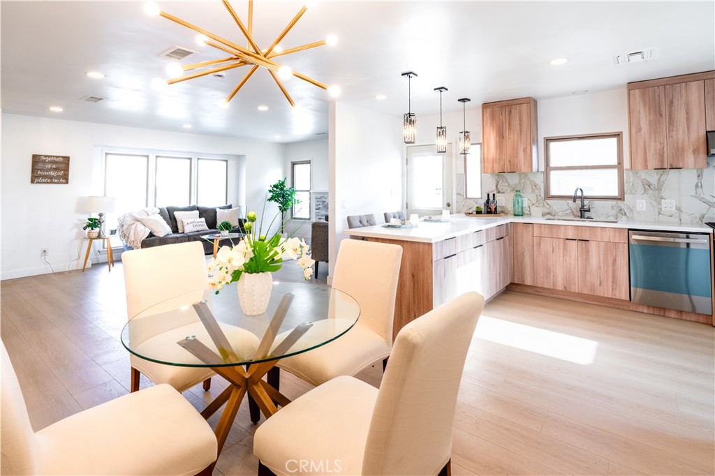 Inglewood, California, 90305, United States, 3 Bedrooms Bedrooms, ,2 BathroomsBathrooms,Residential,For Sale,1925175