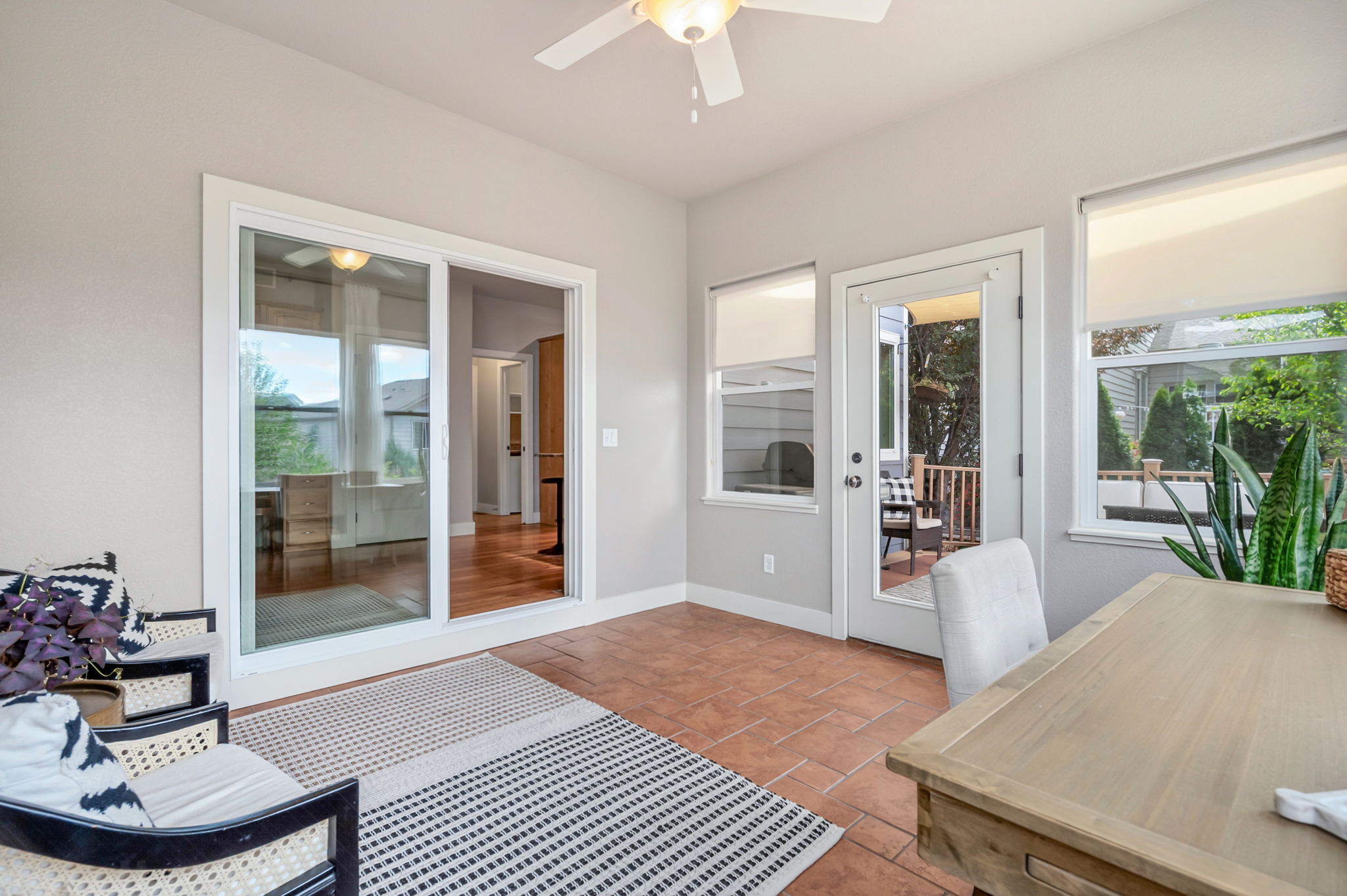  Great 2 Story With Main Floor Master Located Between Raindance and Pelican Lakes - 物件實景