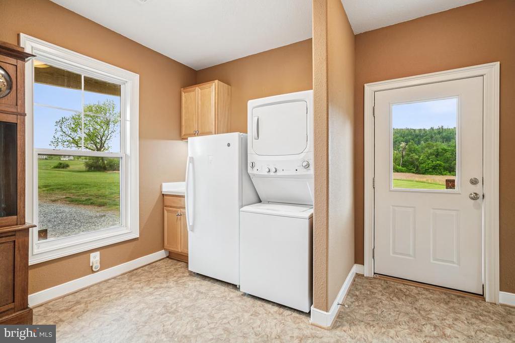 Hillsboro, Virginia, 20132, United States, 2 Bedrooms Bedrooms, ,2 BathroomsBathrooms,Residential,For Sale,1798286