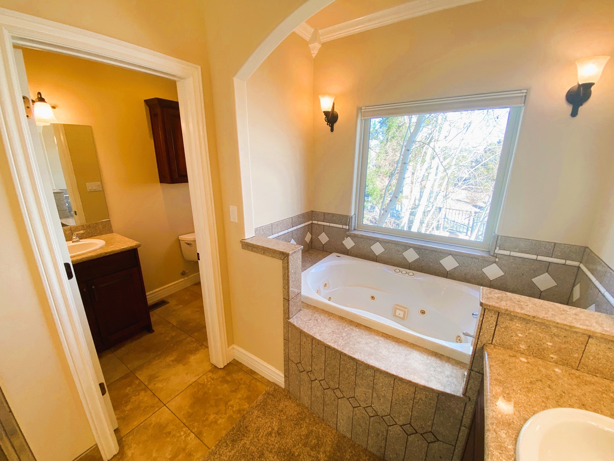 Farmington, New Mexico, 87402, United States, 4 Bedrooms Bedrooms, ,4 BathroomsBathrooms,Residential,For Sale,2005186