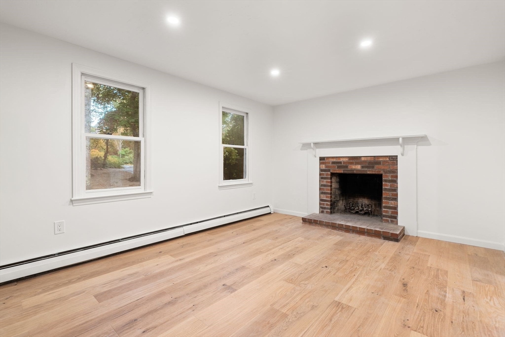 Mashpee, Massachusetts, 02649, United States, 3 Bedrooms Bedrooms, ,2 BathroomsBathrooms,Residential,For Sale,1963928