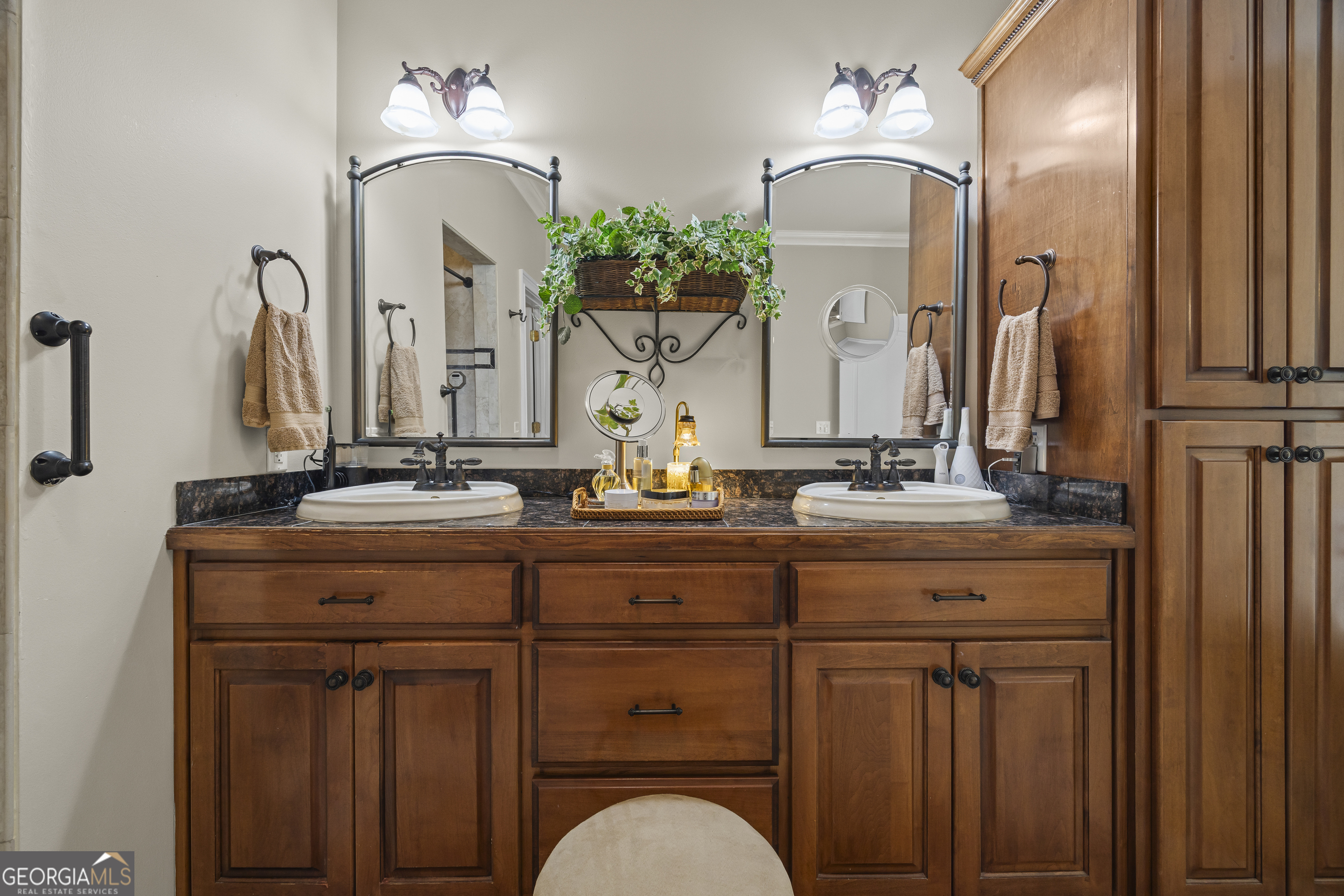 Helen, Georgia, 30545, United States, 3 Bedrooms Bedrooms, ,3 BathroomsBathrooms,Residential,For Sale,1983913