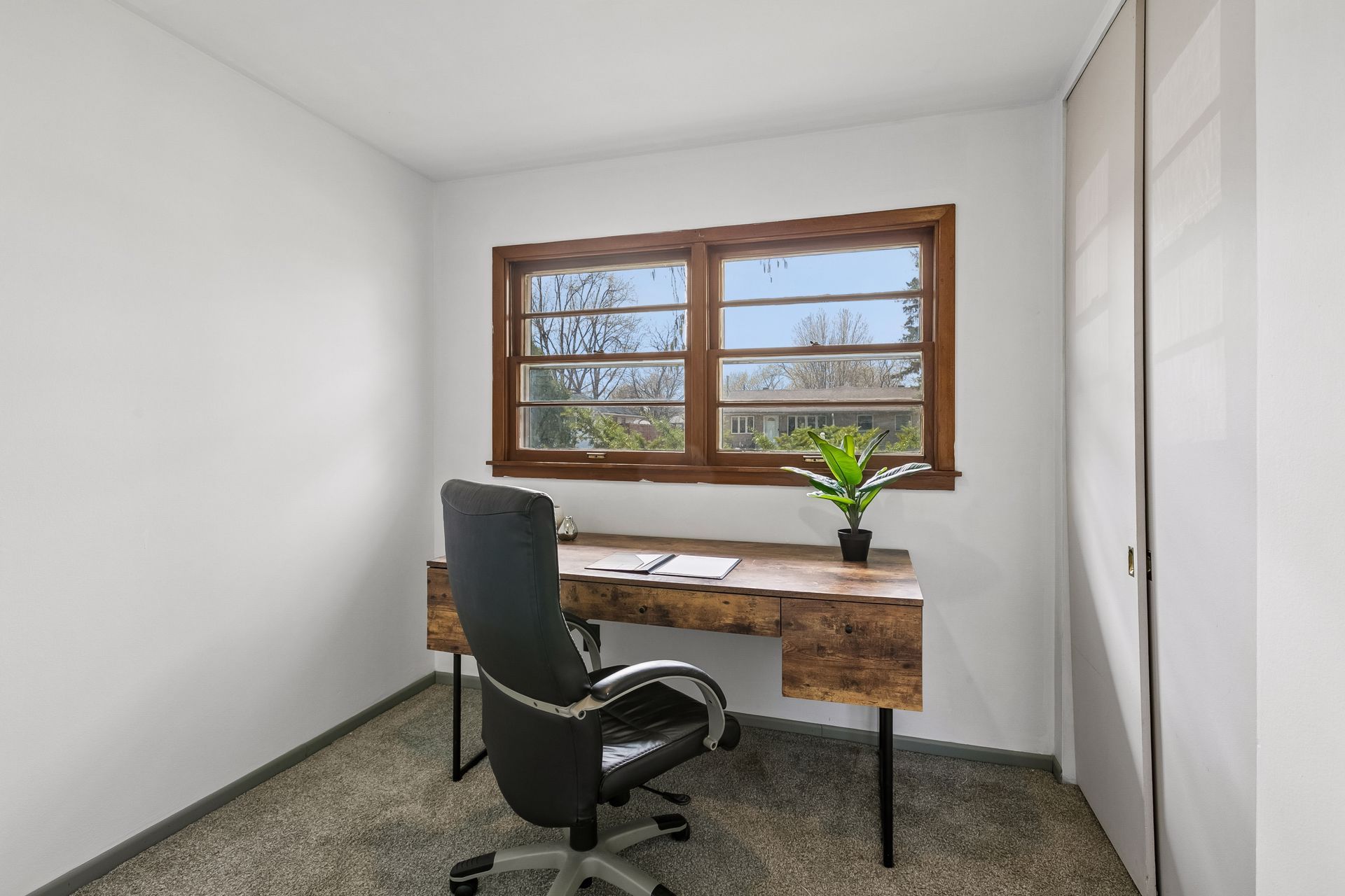  Modern Rambler with Designer Finishes - 物件實景