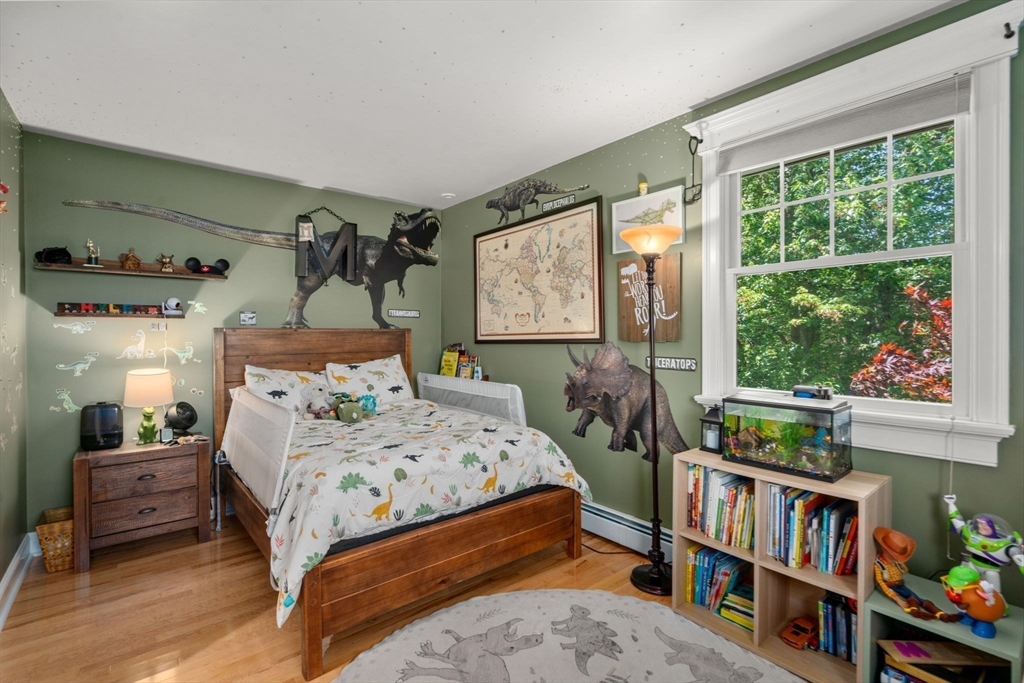 Swansea, Massachusetts, 02777, United States, 3 Bedrooms Bedrooms, ,2 BathroomsBathrooms,Residential,For Sale,1847611