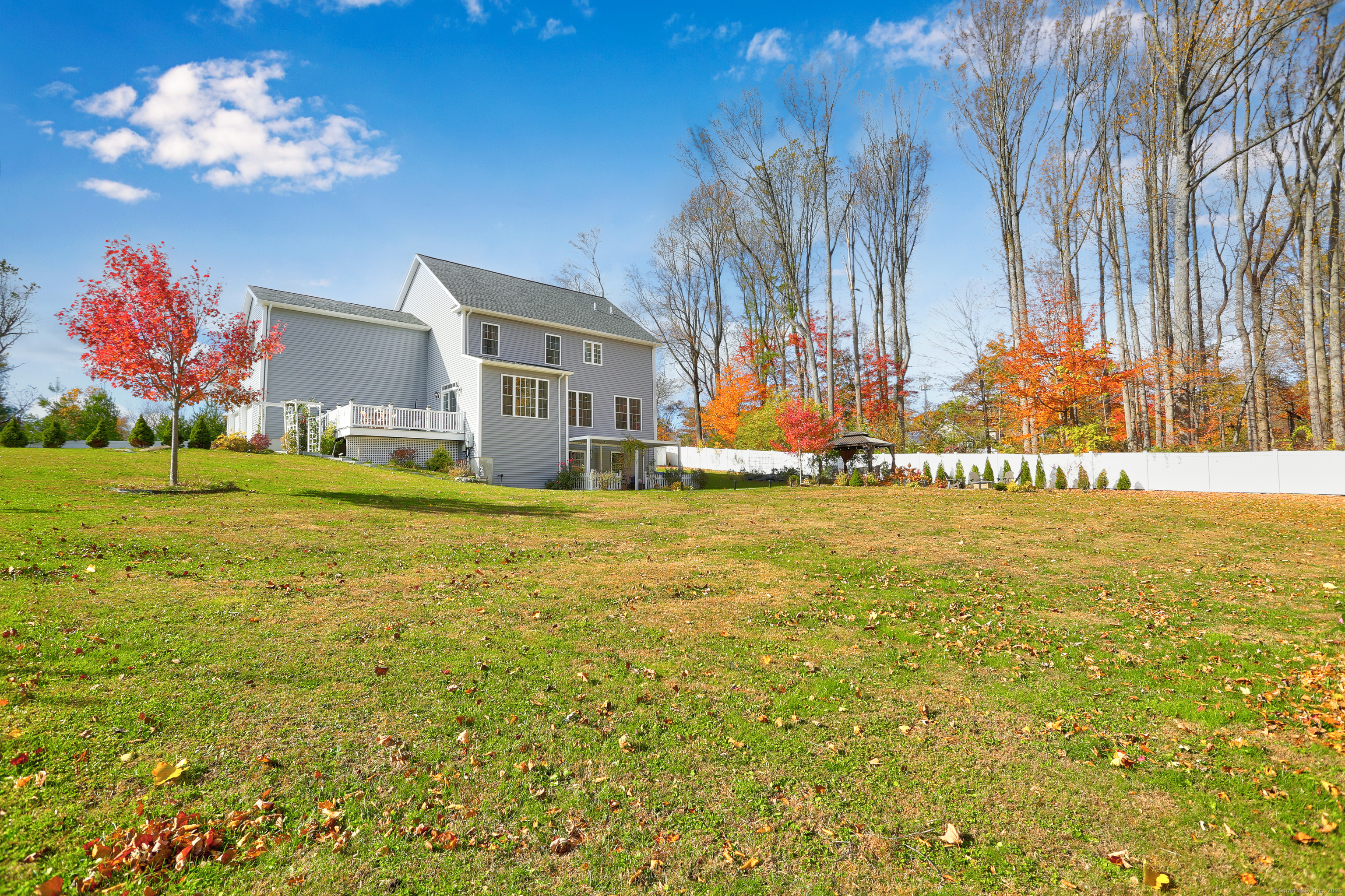 Stratford, Connecticut, 06614, United States, 4 Bedrooms Bedrooms, ,3 BathroomsBathrooms,Residential,For Sale,1987695