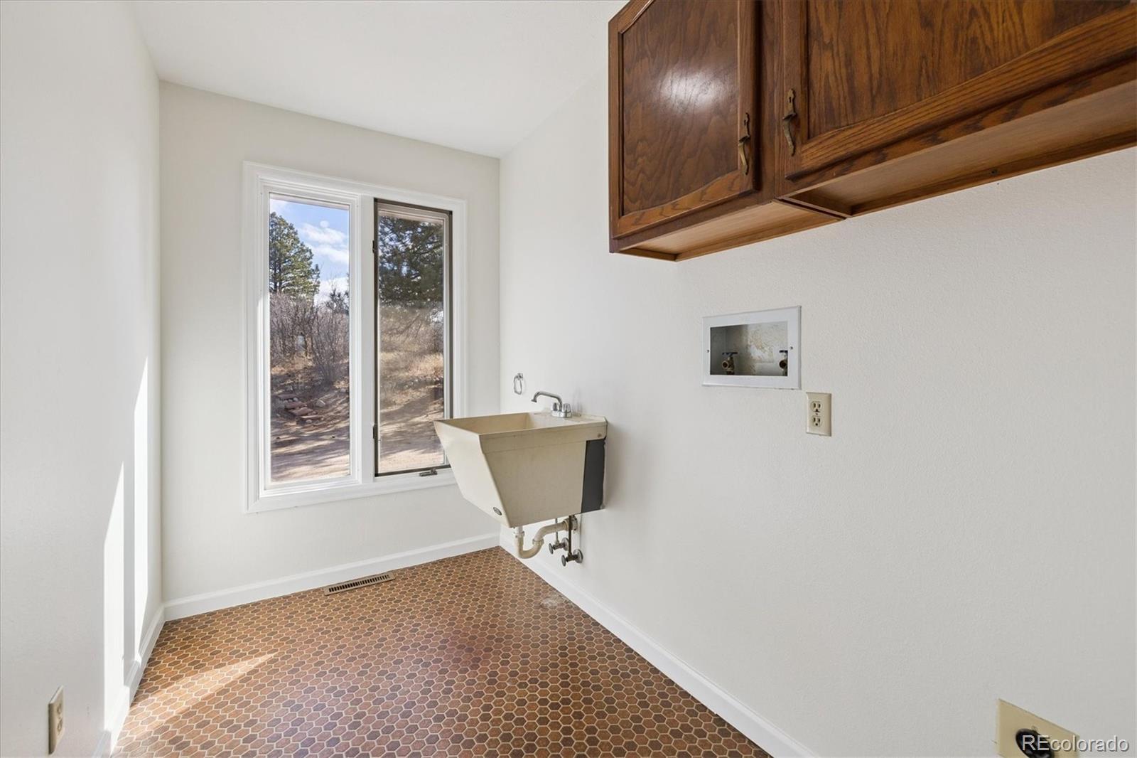 Sedalia, Colorado, 80135, United States, 4 Bedrooms Bedrooms, ,2 BathroomsBathrooms,Residential,For Sale,1998978