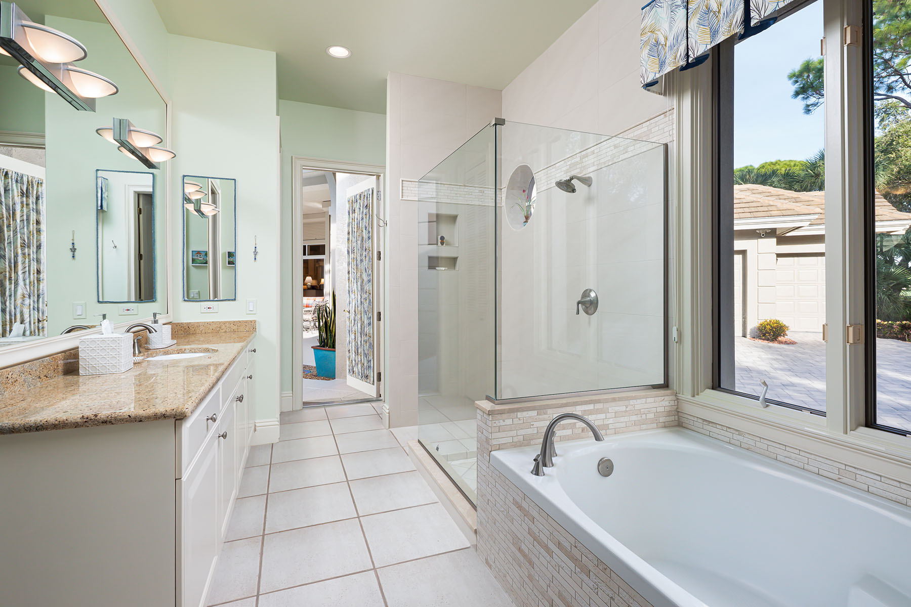  COLLIERS RESERVE - 物件實景