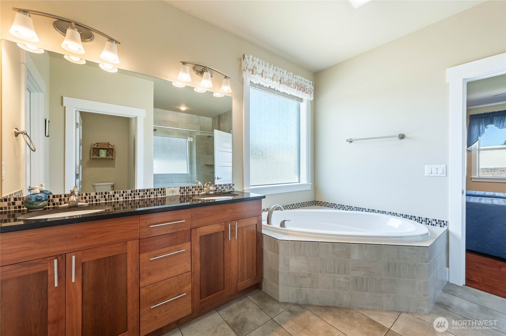 Wenatchee, Washington, 98801, United States, 3 Bedrooms Bedrooms, ,2 BathroomsBathrooms,Residential,For Sale,1892856