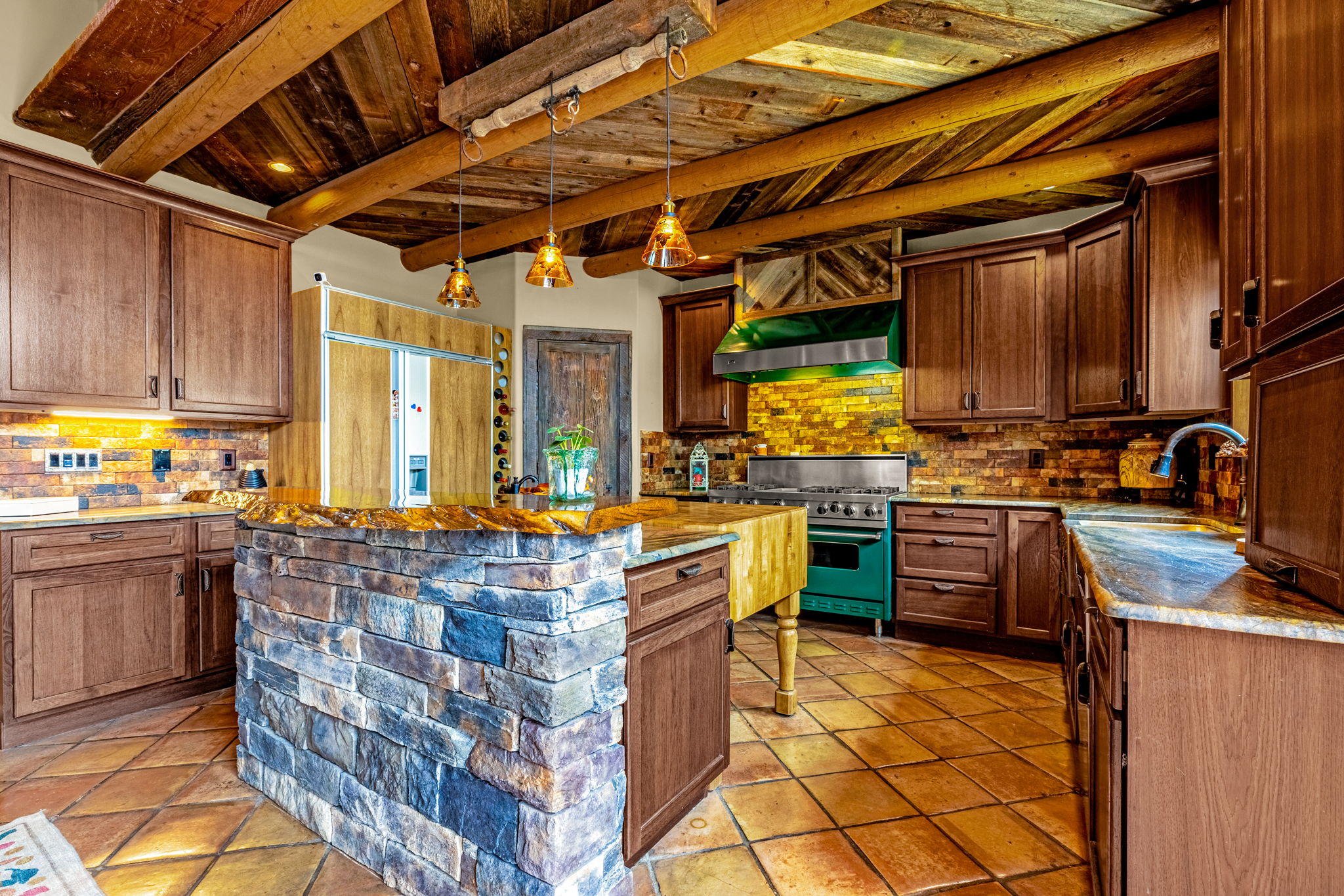  Rare creek side opportunity on 80 close-in acres - 物件實景