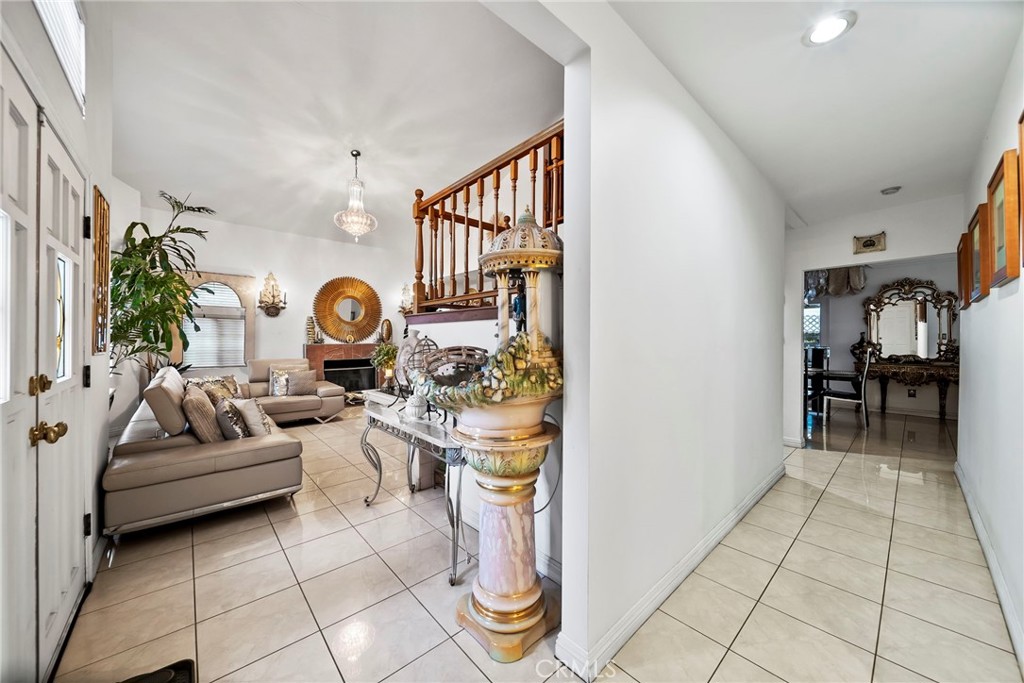 Los Angeles, California, 90041, United States, ,Residential,For Sale,2013561