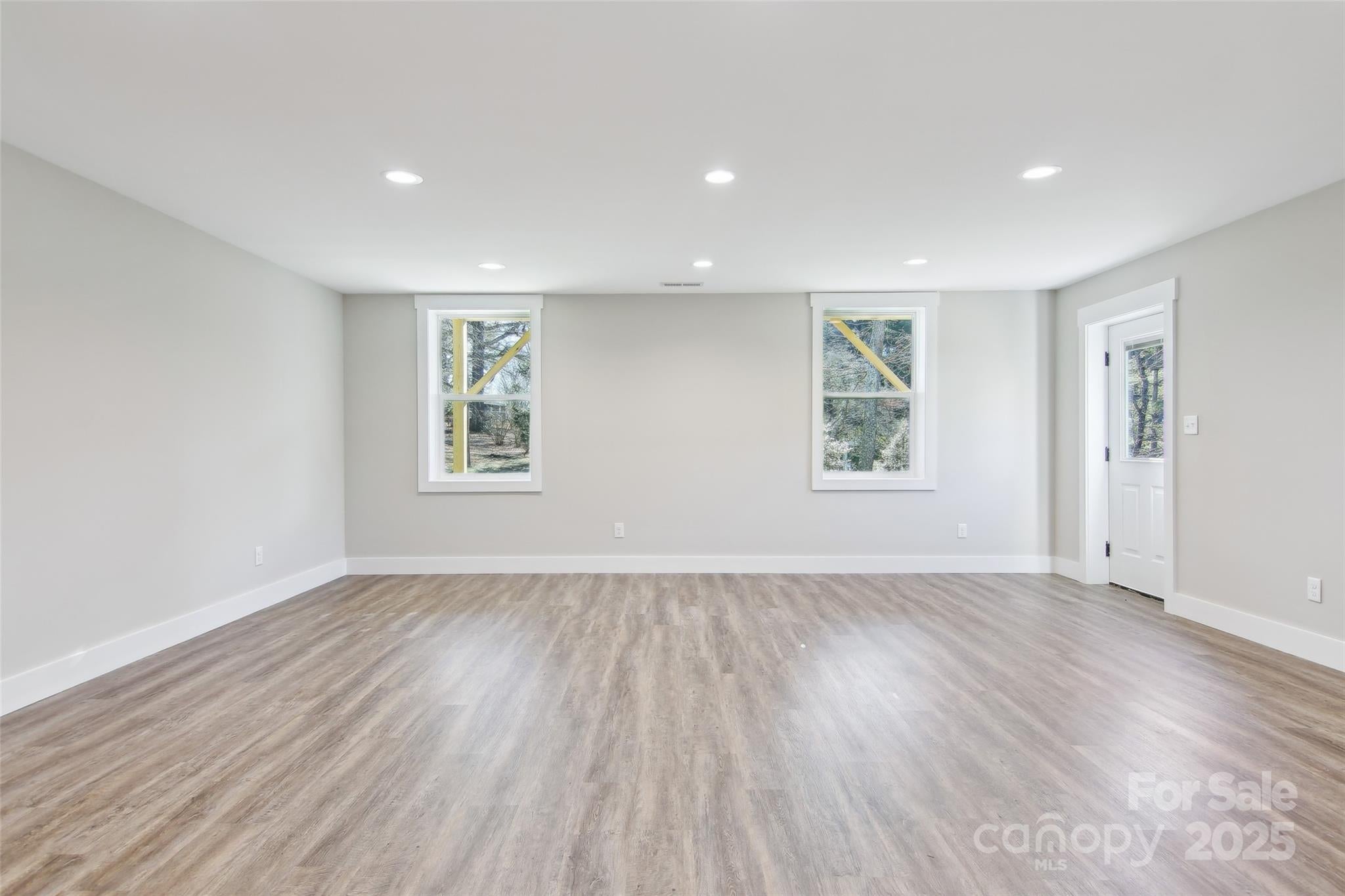 Asheville, North Carolina, 28806, United States, 3 Bedrooms Bedrooms, ,4 BathroomsBathrooms,Residential,For Sale,1915518