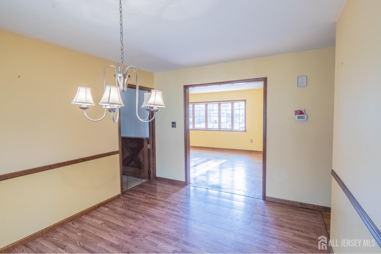 East Brunswick, New Jersey, 08816, United States, 3 Bedrooms Bedrooms, ,2 BathroomsBathrooms,Residential,For Sale,2002265