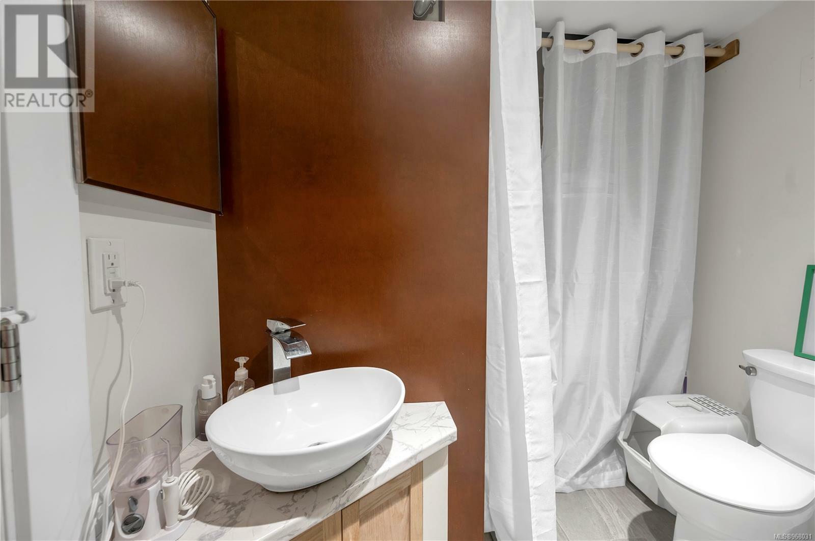 CAMPBELL RIVER, British Columbia, V9H 1V3, CA, 6 Bedrooms Bedrooms, ,4 BathroomsBathrooms,Residential,For Sale,1874294