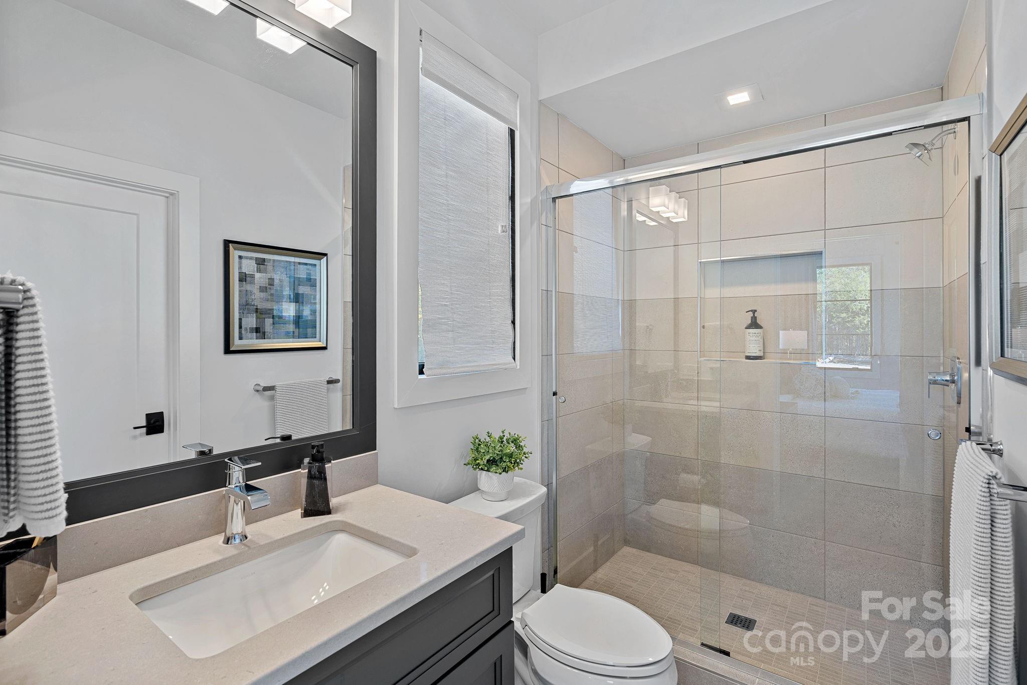 Davidson, North Carolina, 28036, United States, 5 Bedrooms Bedrooms, ,7 BathroomsBathrooms,Residential,For Sale,1989460