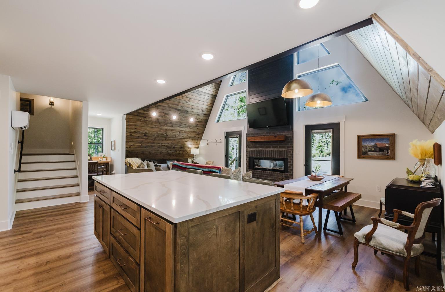 Hot Springs Village, Arkansas, 71909, United States, 3 Bedrooms Bedrooms, ,4 BathroomsBathrooms,Residential,For Sale,1926085