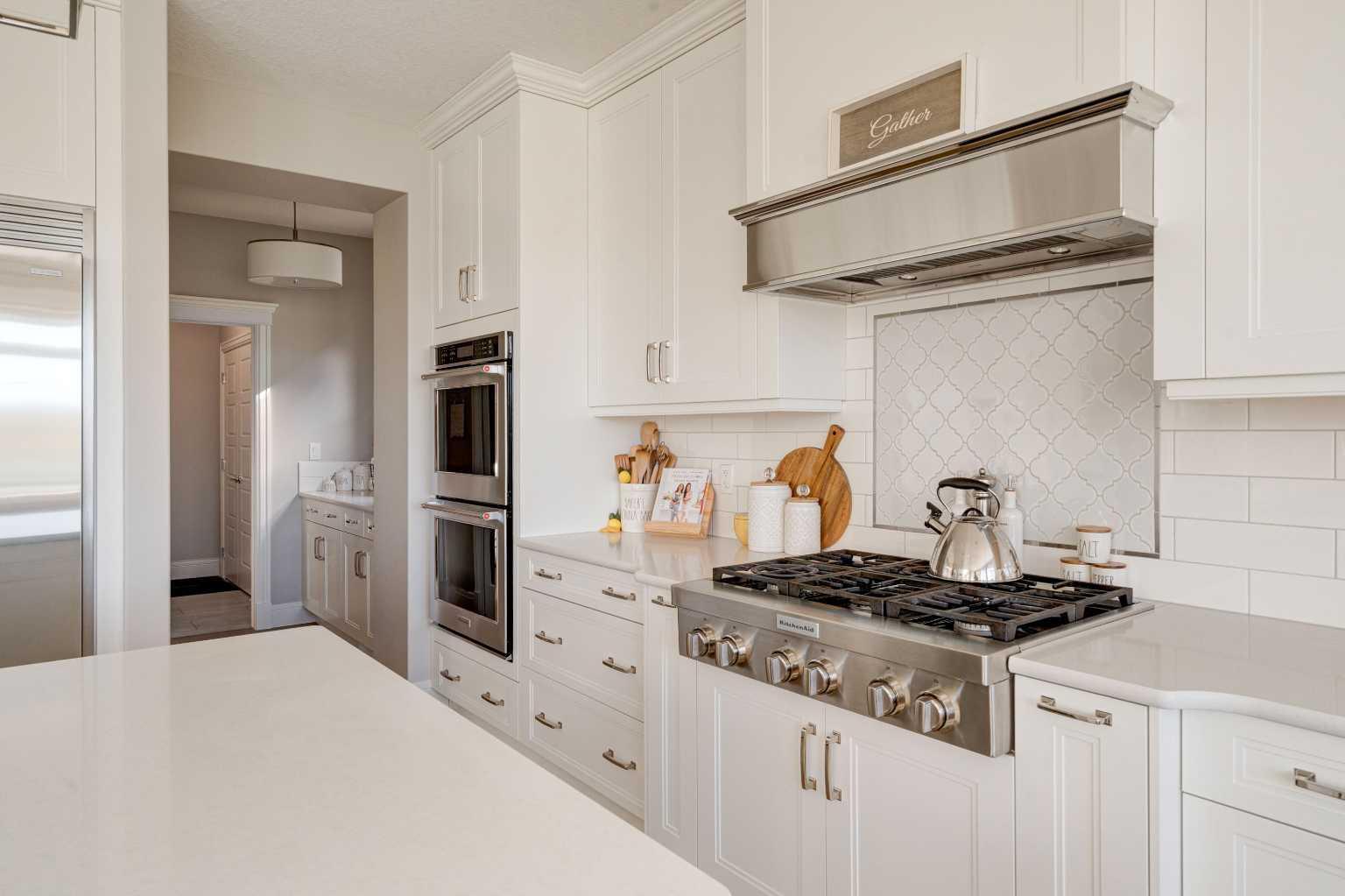 CALGARY, Alberta, T2X 2E1, CA, 4 Bedrooms Bedrooms, ,3 BathroomsBathrooms,Residential,For Sale,1987816